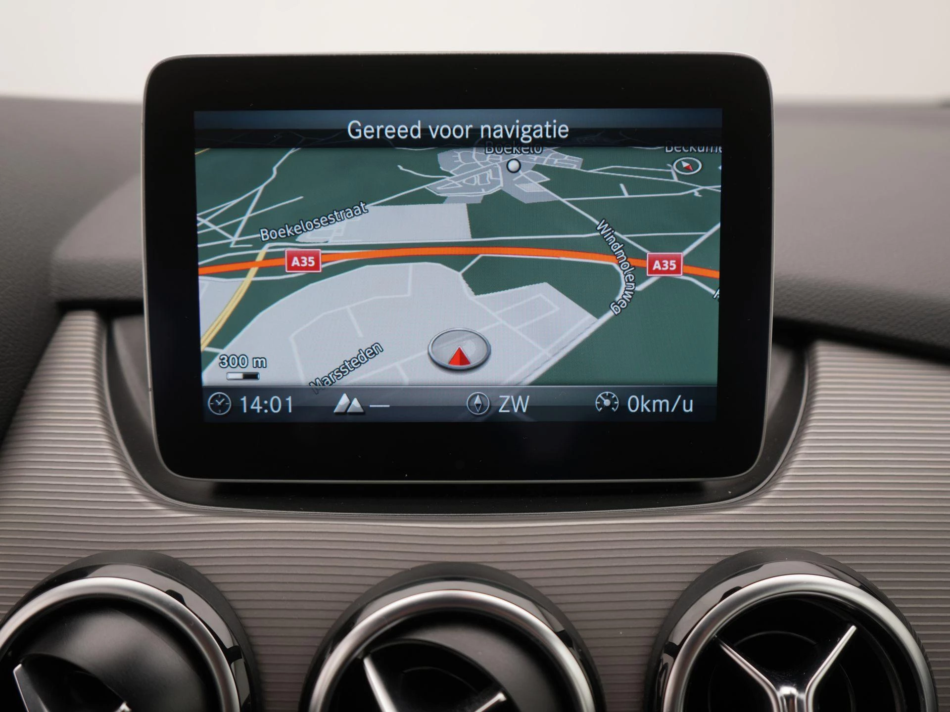 Mercedes-Benz-B-Klasse-image-13