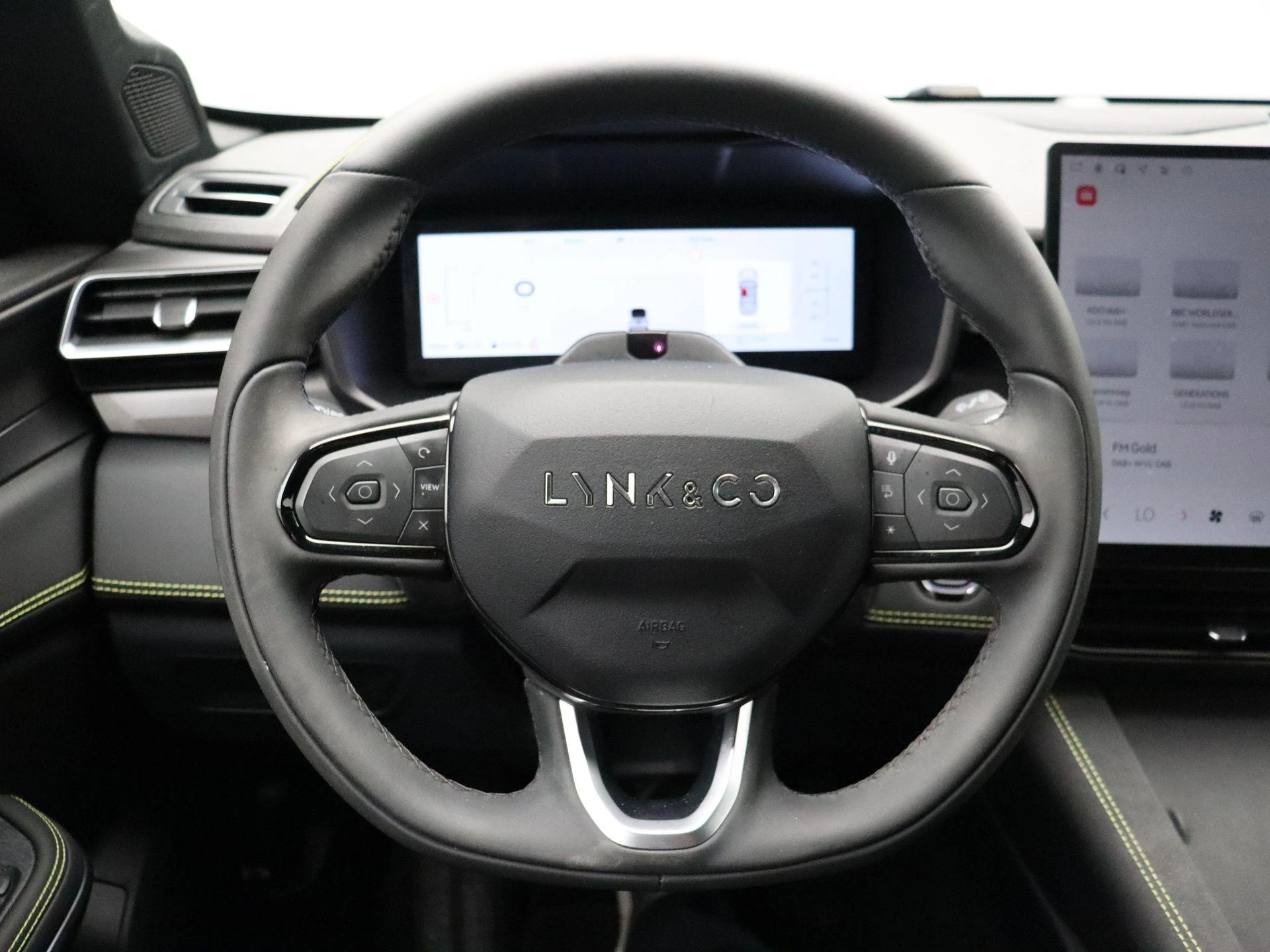 Lynk & Co-01-image-13