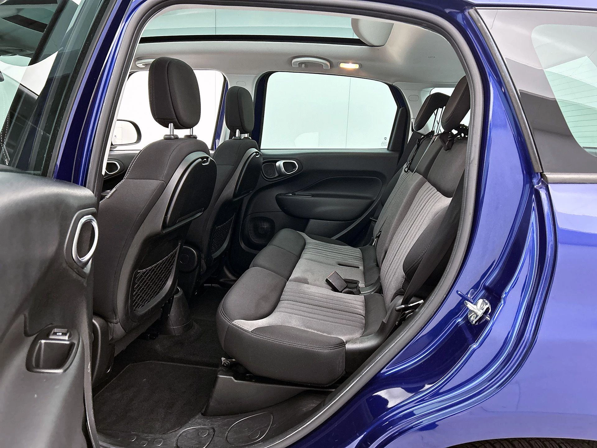 Fiat-500L-image-25