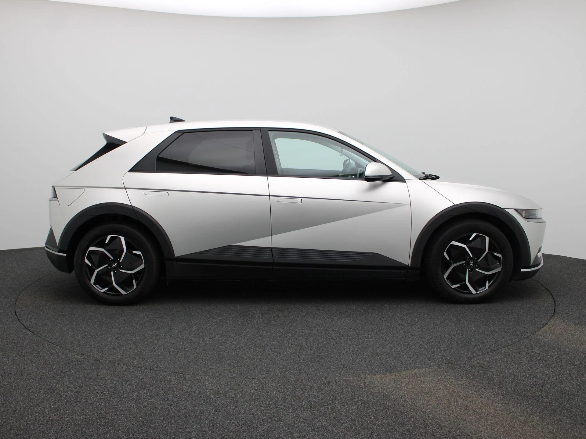 Hyundai-IONIQ 5-image-6