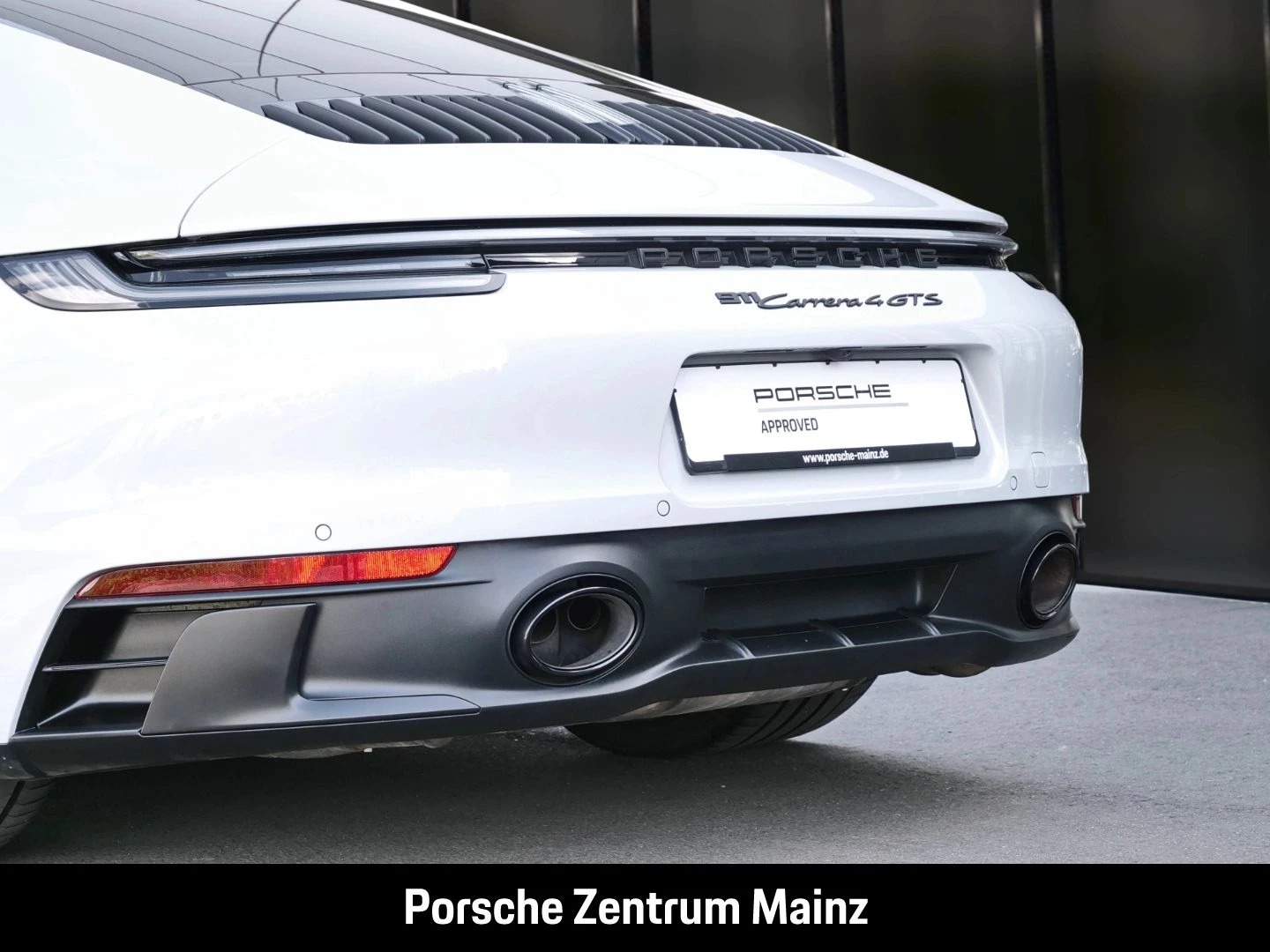 Porsche-911-image-12
