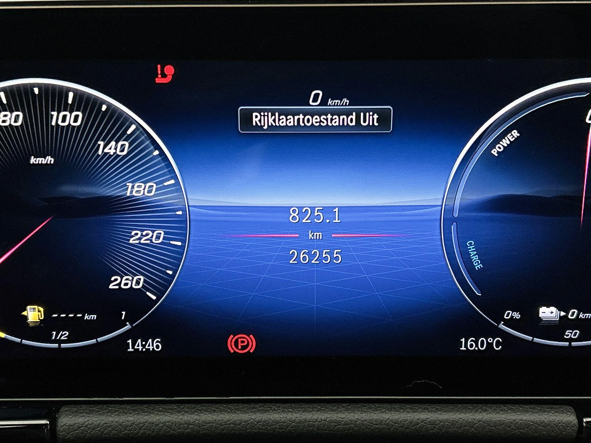 Mercedes-Benz-GLA-image-18