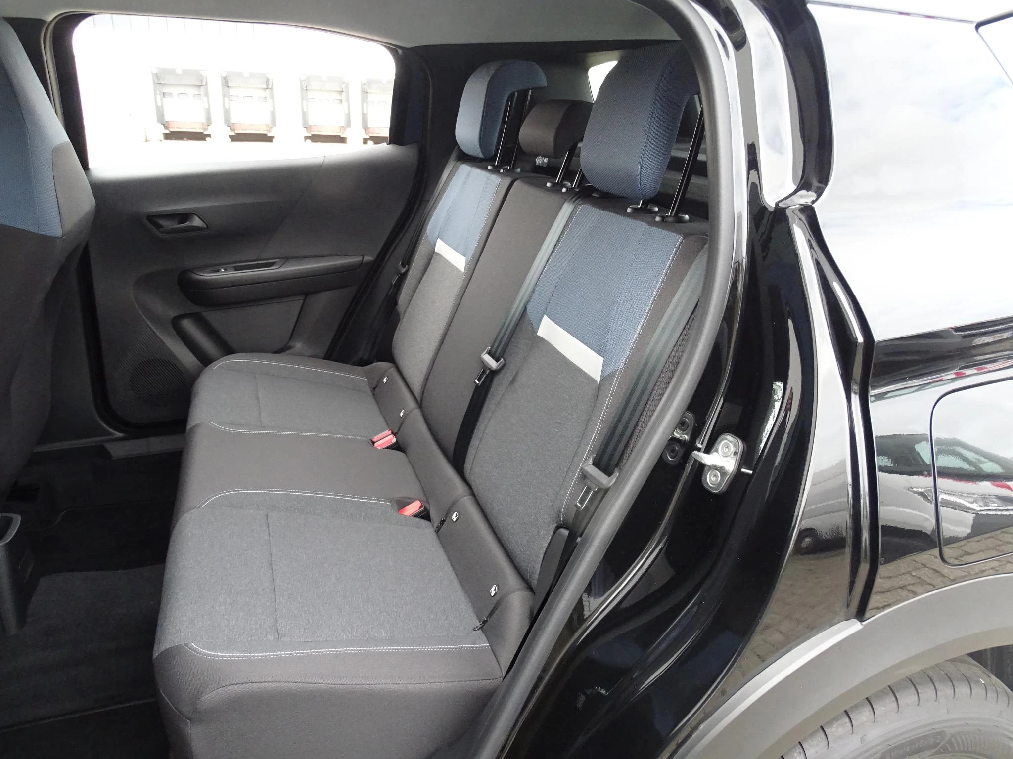 Opel-Frontera-image-14