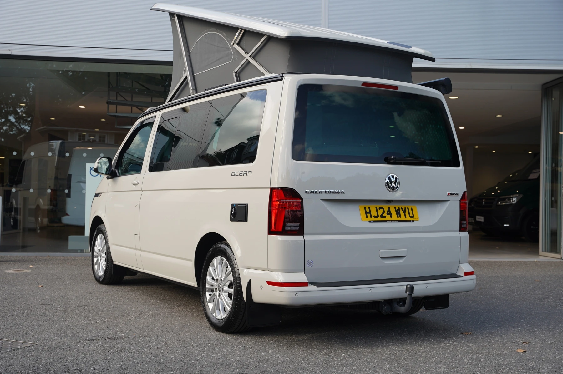 Volkswagen-California-image-2