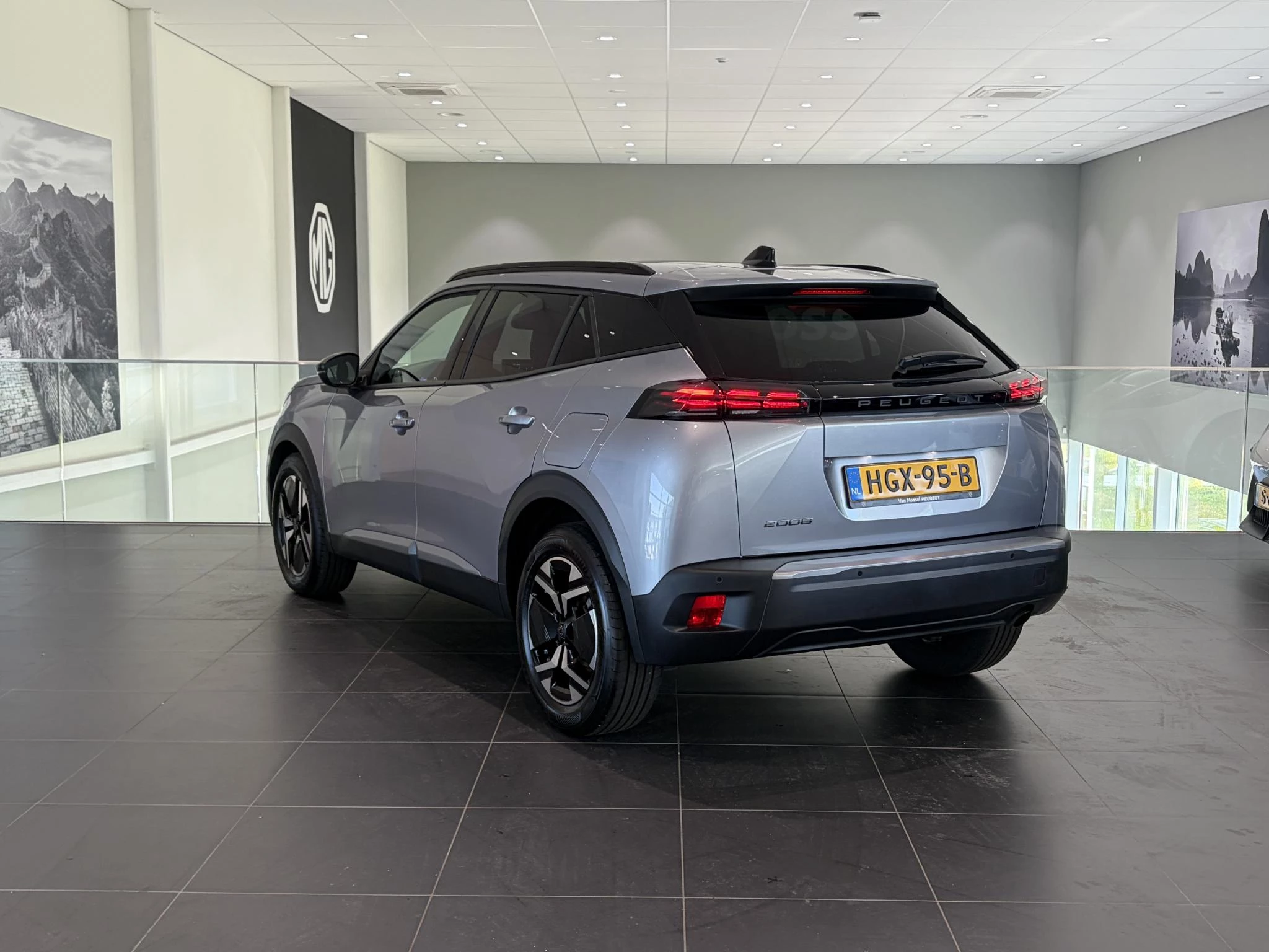Peugeot-2008-image-2