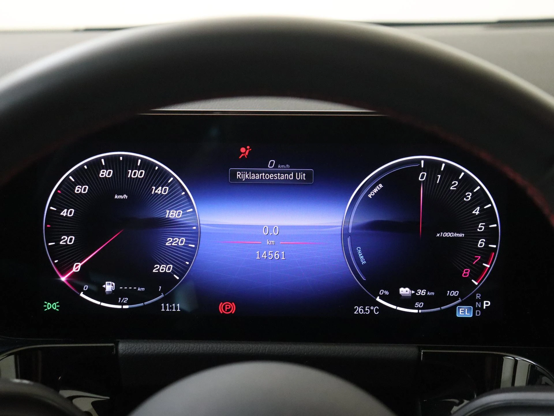 Mercedes-Benz-GLA-image-11