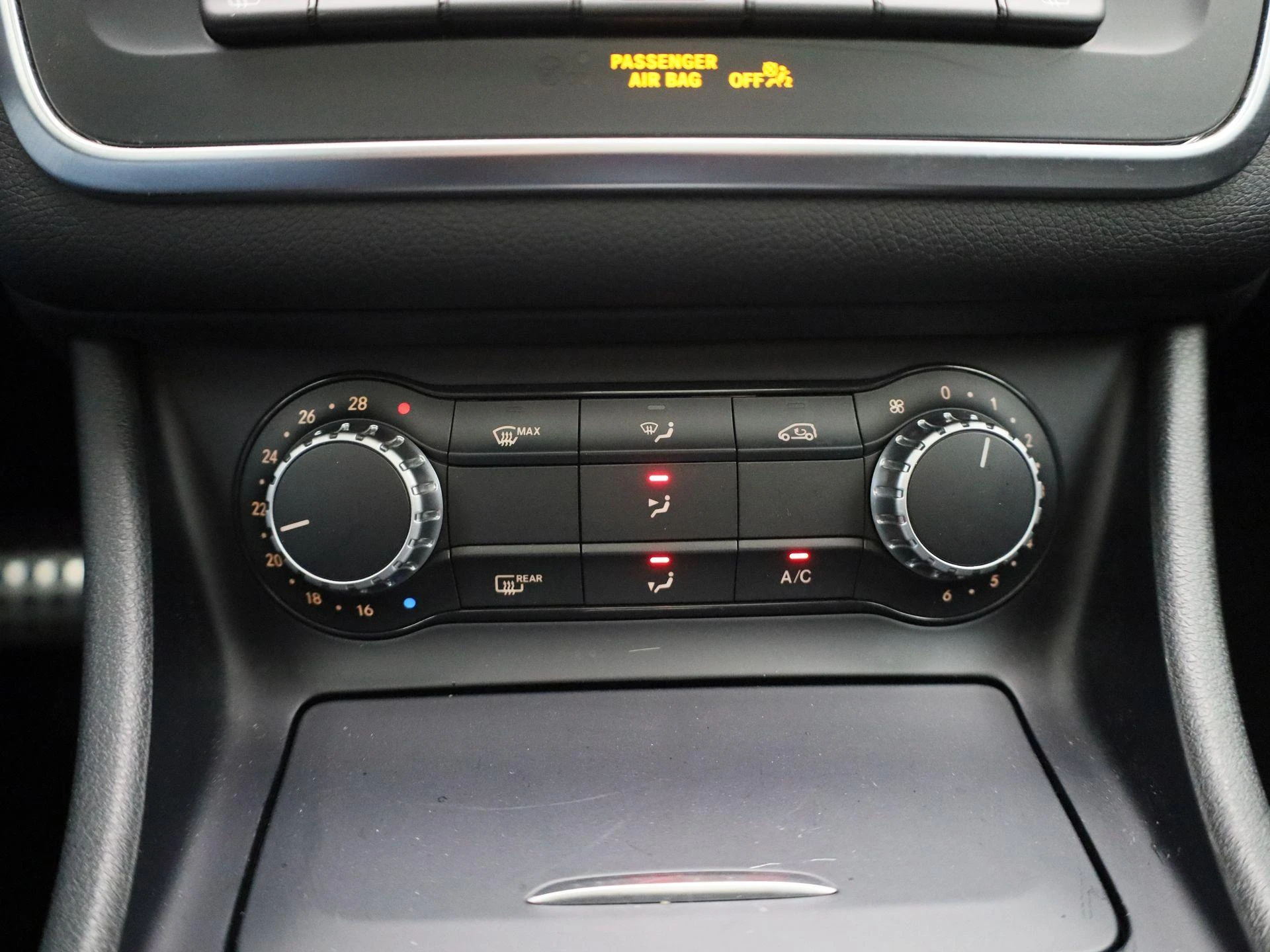 Mercedes-Benz-GLA-image-21
