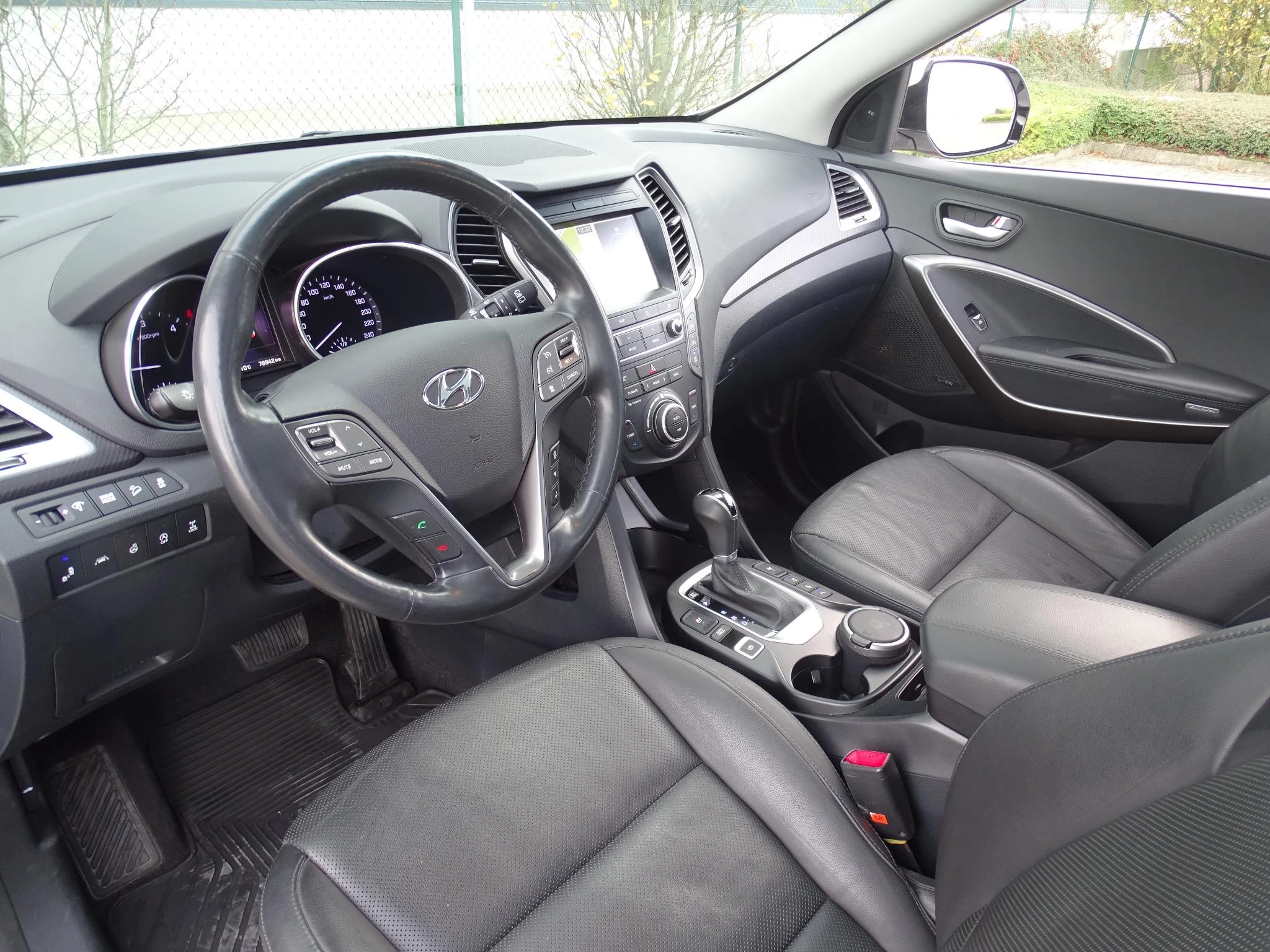 Hyundai-Santa Fe-image-11