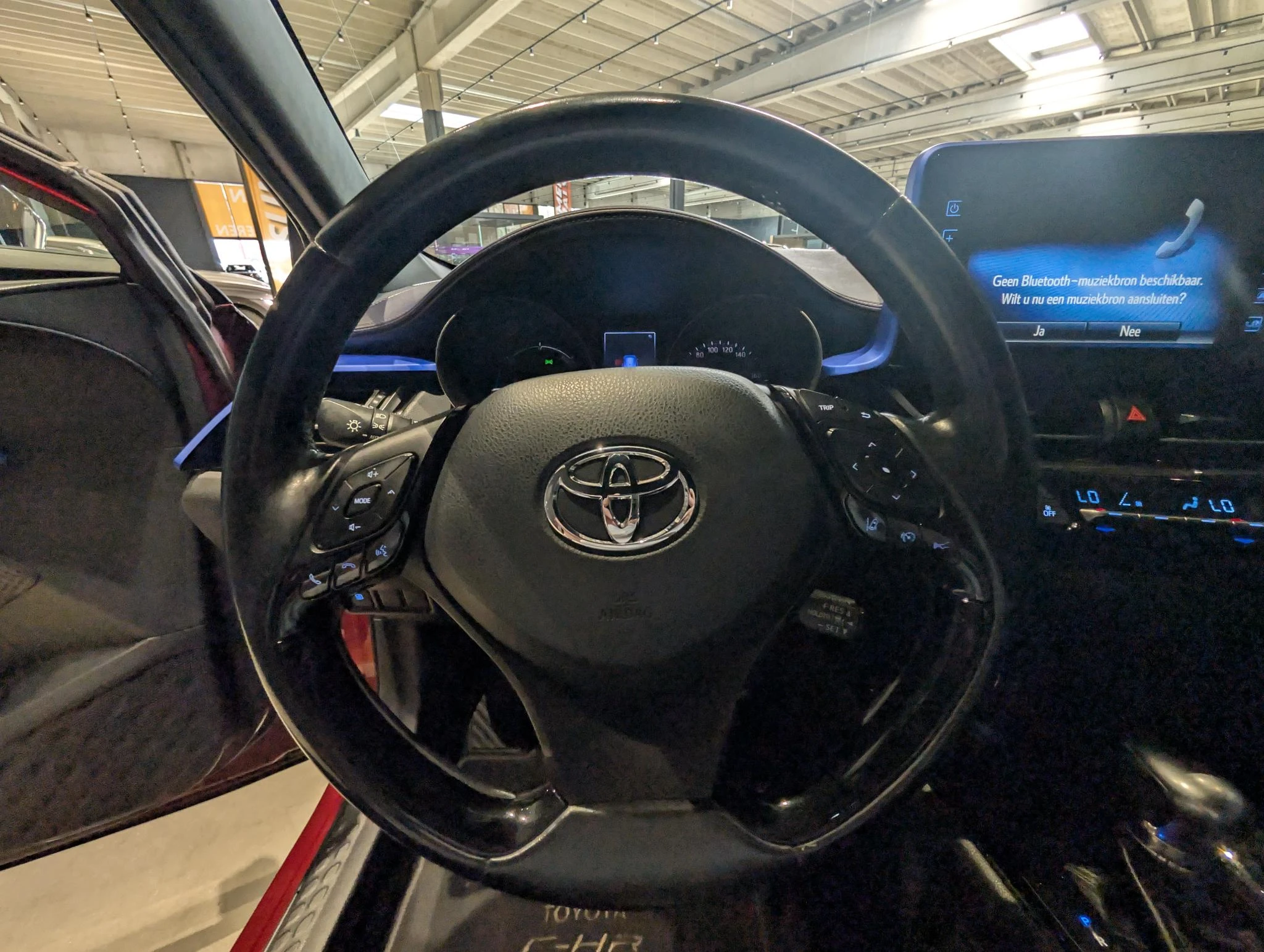 Toyota-C-HR-image-10