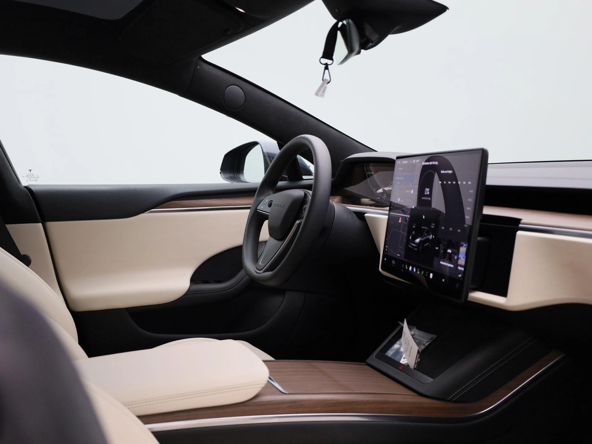 Tesla-Model S-image-39