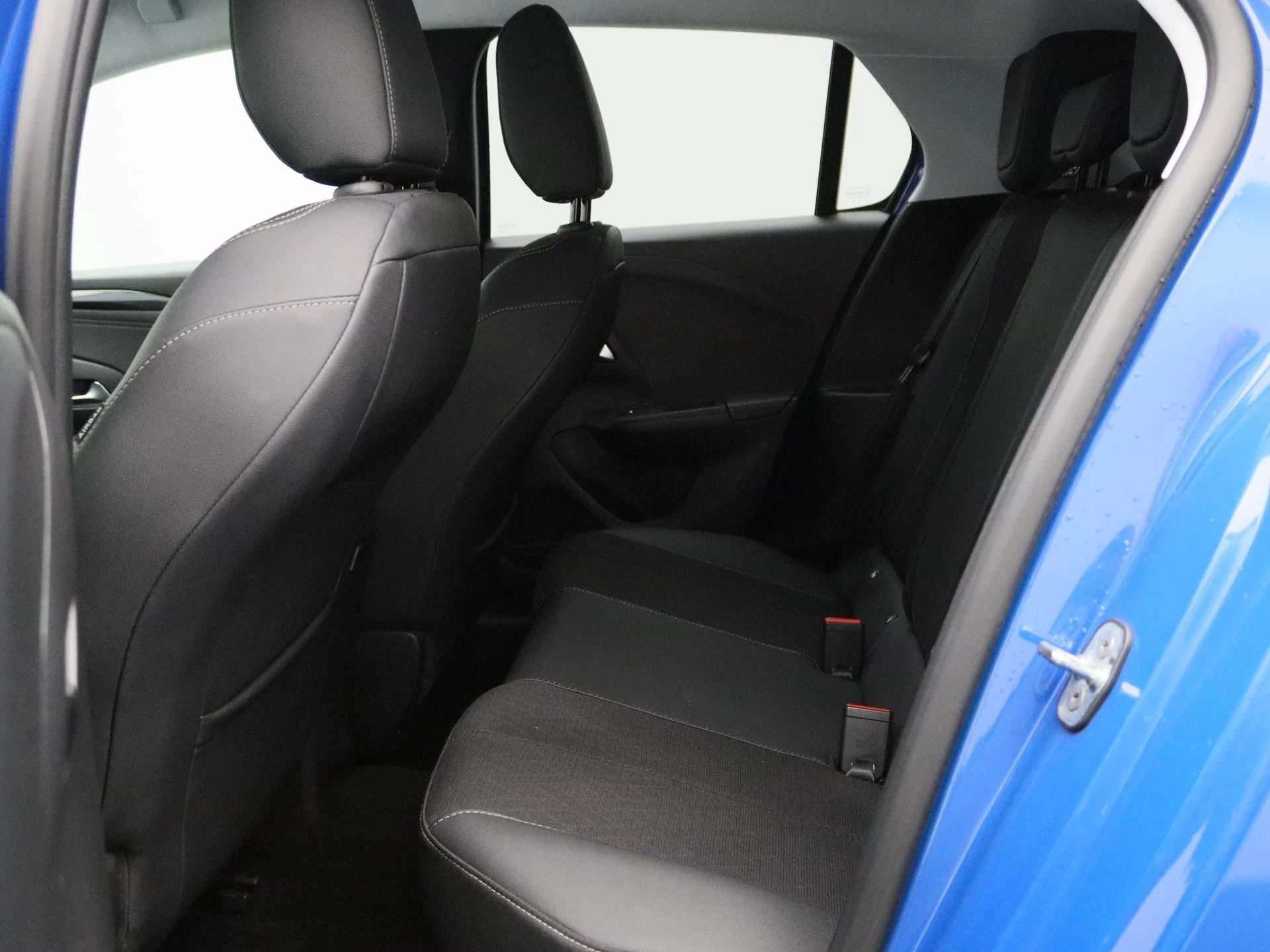 Opel Corsa 1.2 Elegance +gps+camera+park pilot