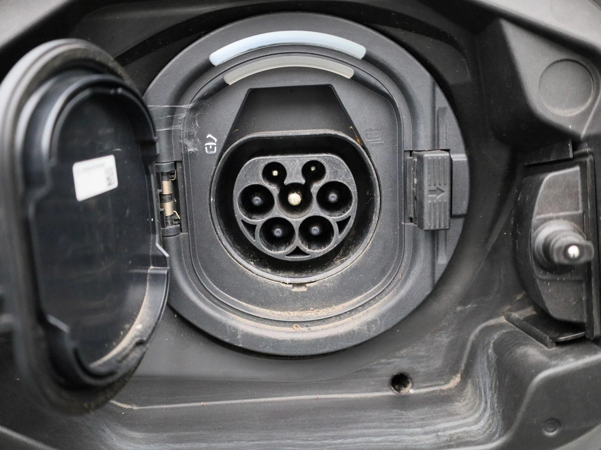 Mercedes-Benz-C-Klasse-image-50