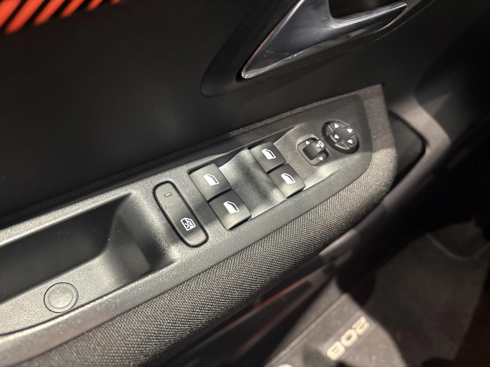 Peugeot-208-image-8