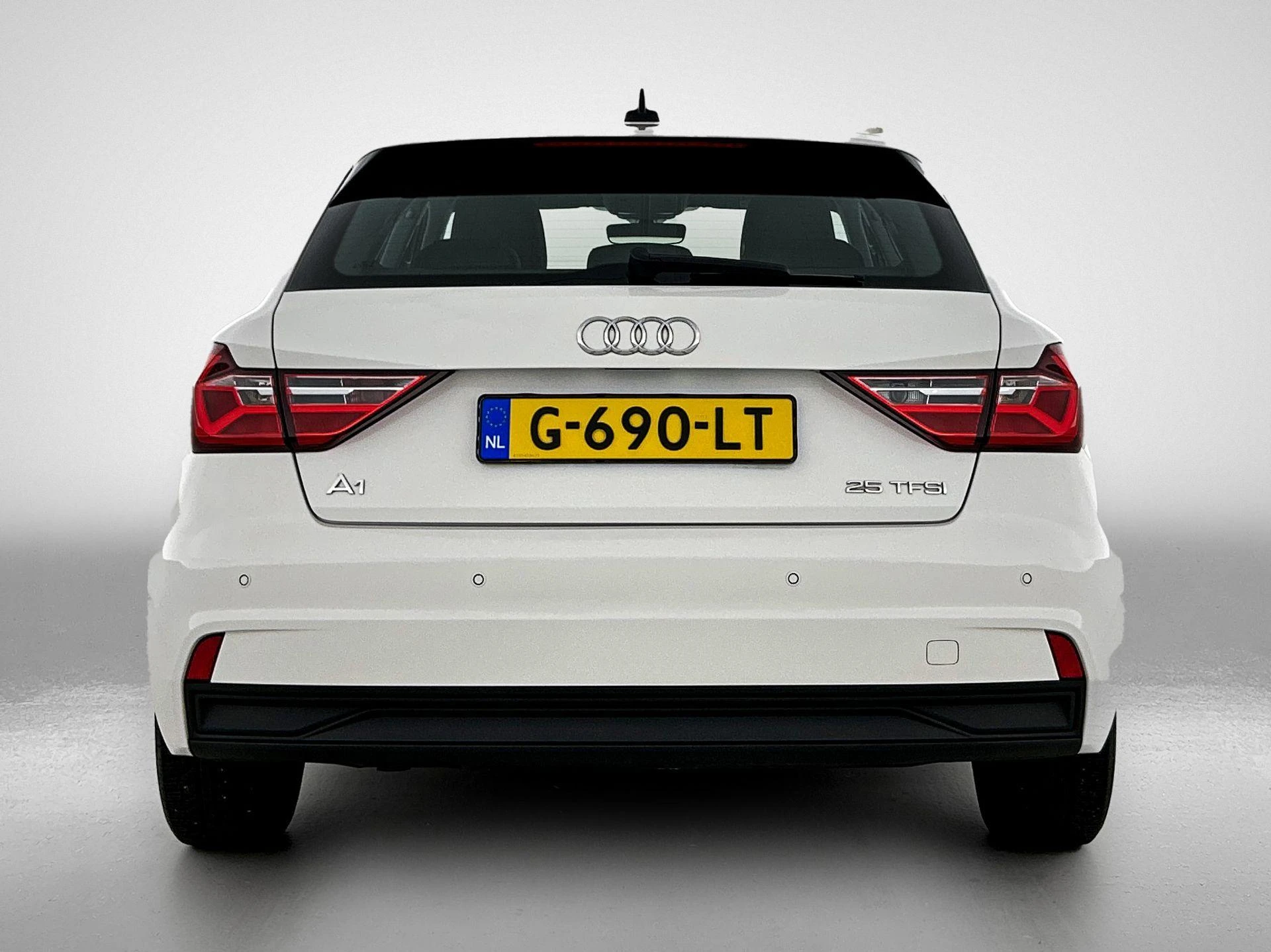 Audi-A1 Sportback-image-2