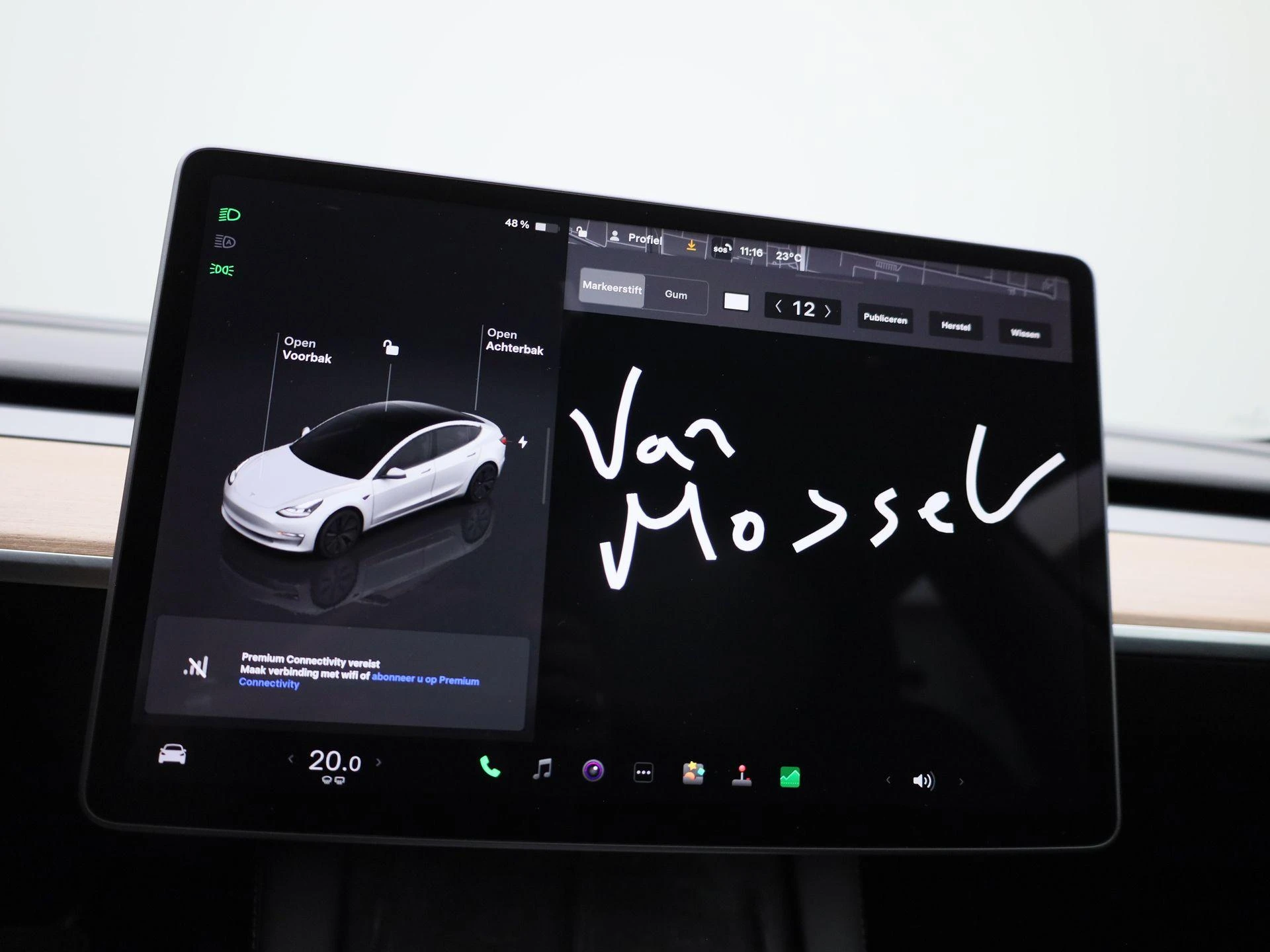 Tesla-Model 3-image-28