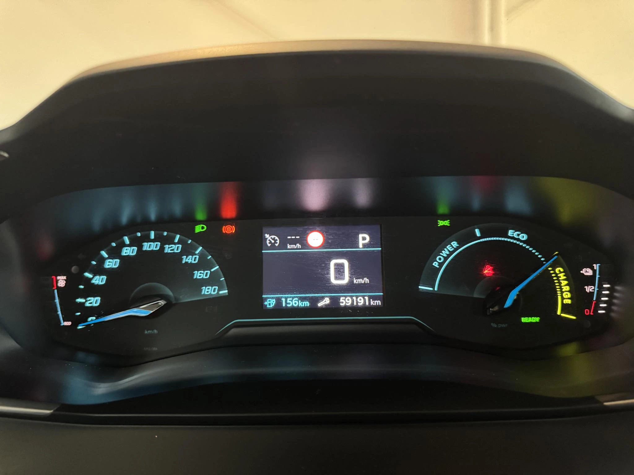 Peugeot-e-208-image-15