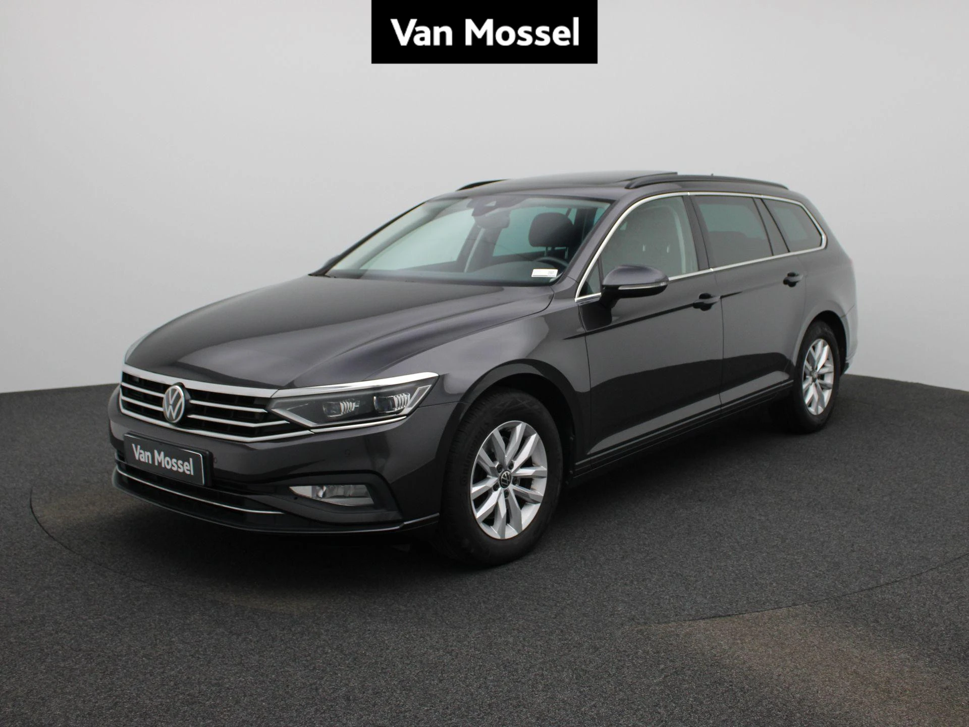 Volkswagen-Passat-image-0
