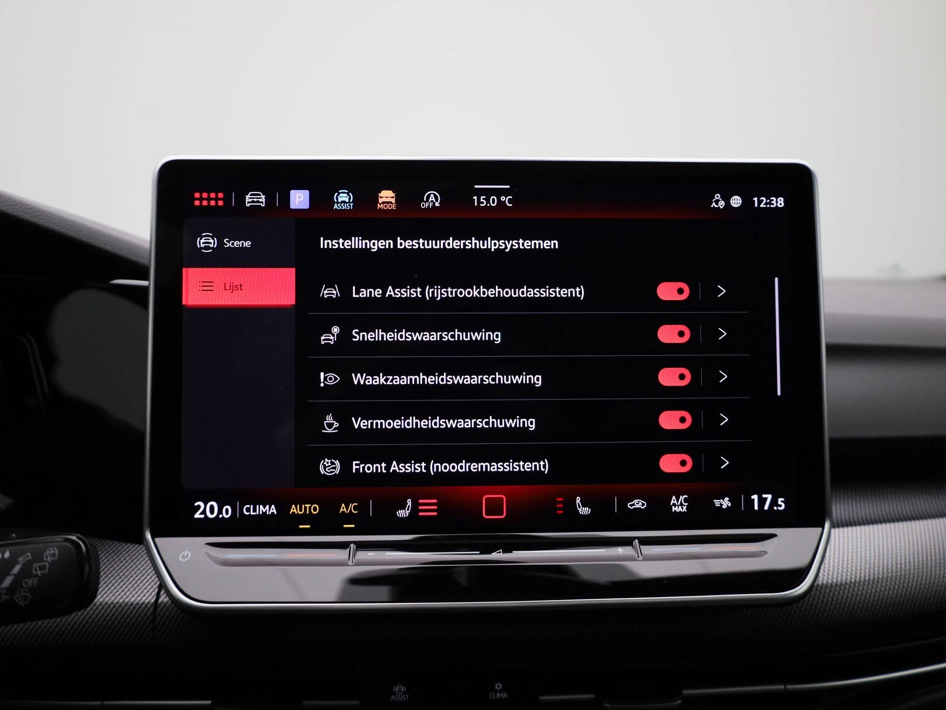 Volkswagen-Golf-image-25