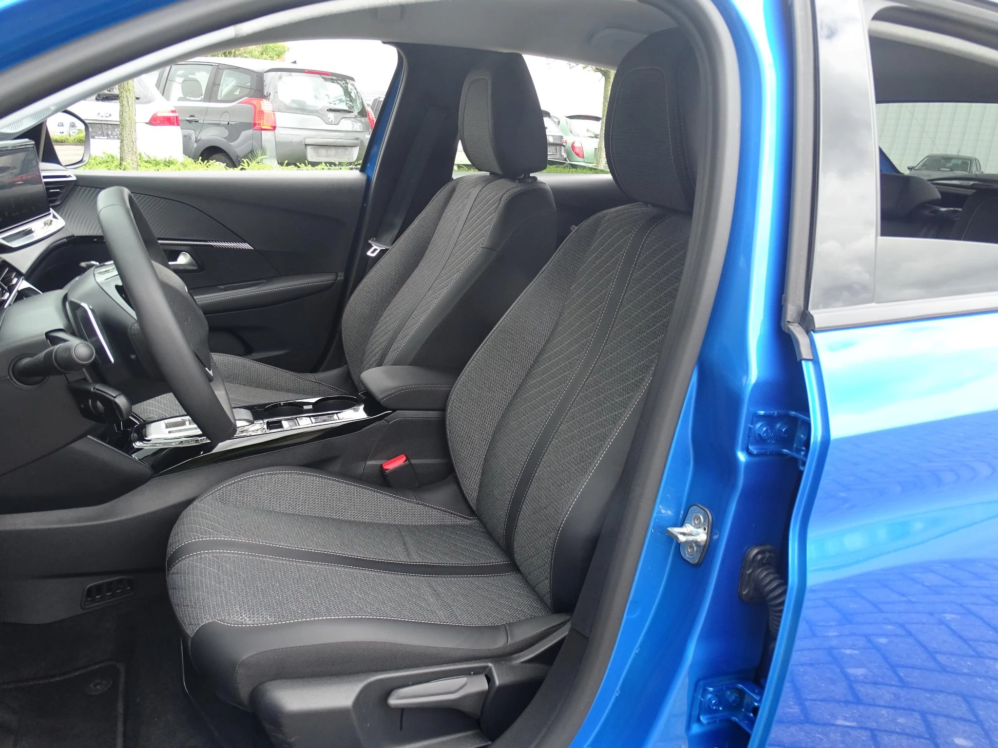 Peugeot 208 1.2 HYBRID 136 e-DSC6 Allure