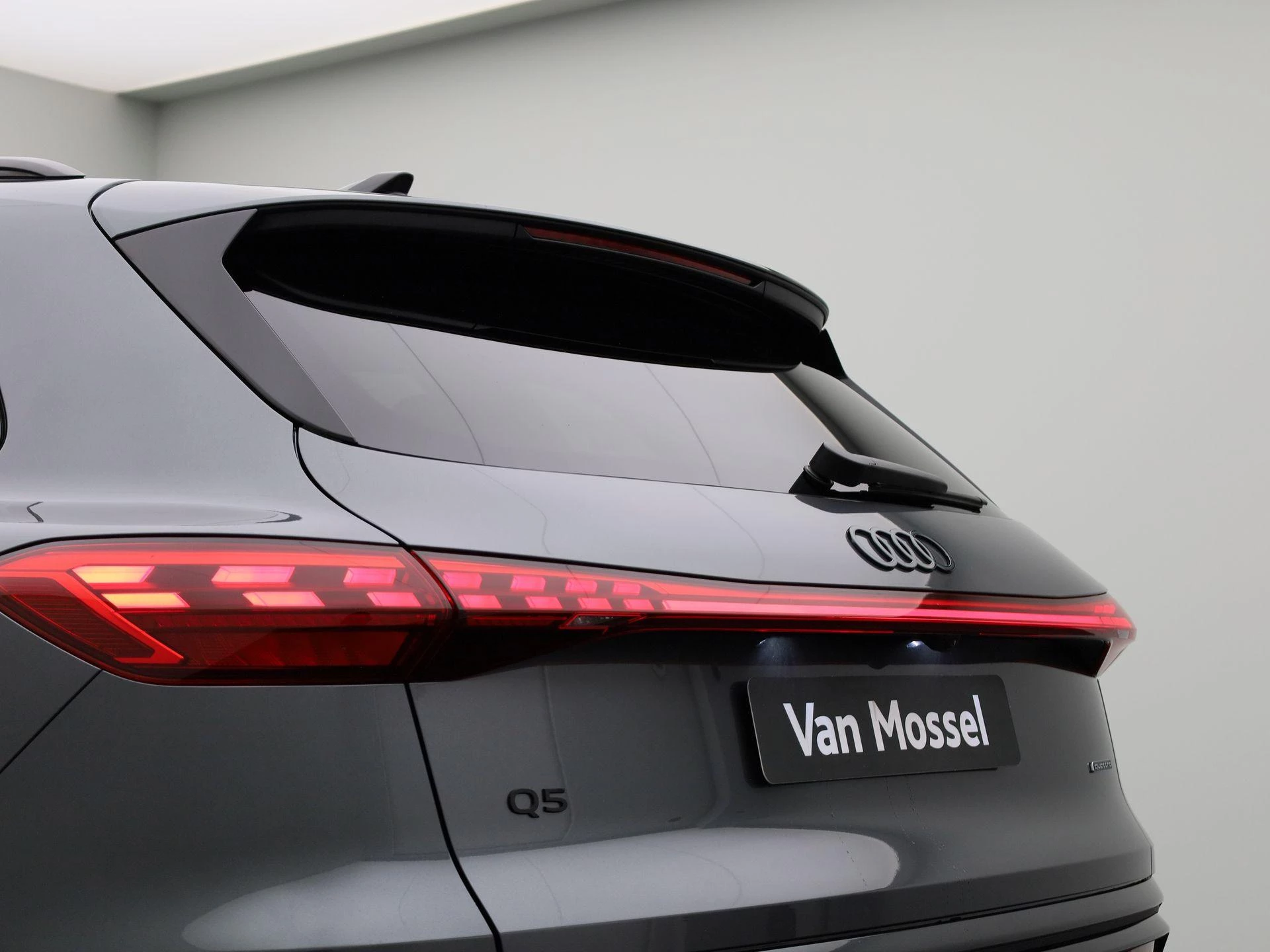 Audi Q5 2.0 TFSI e-hybrid quattro S edition Competition