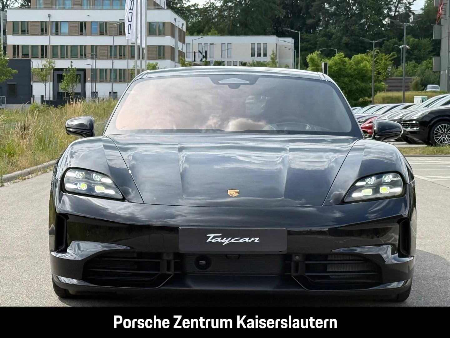 Porsche Taycan Black Edition InnoDrive HA-Lenkung HeadUp black edition