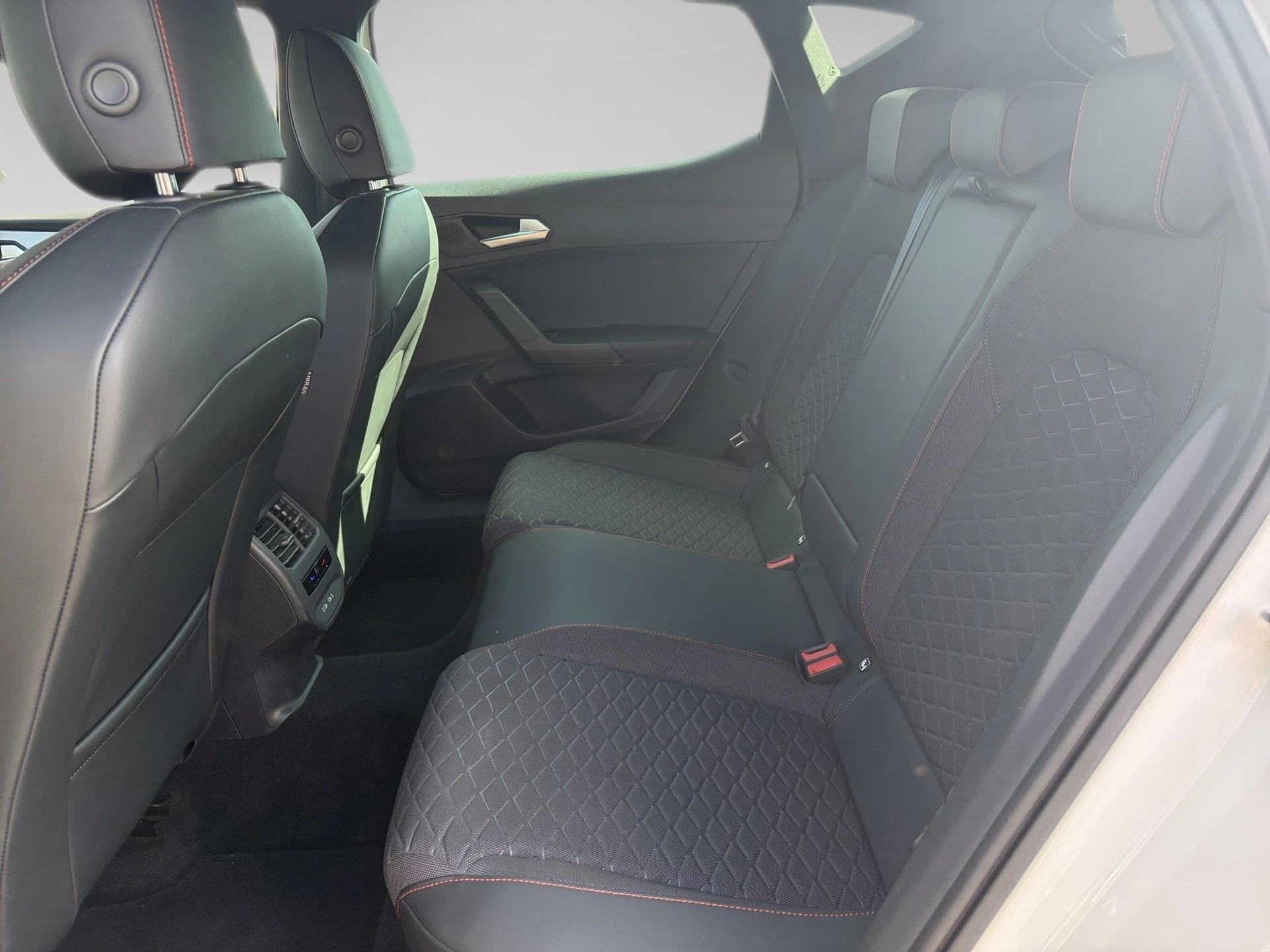 SEAT-Leon-image-11