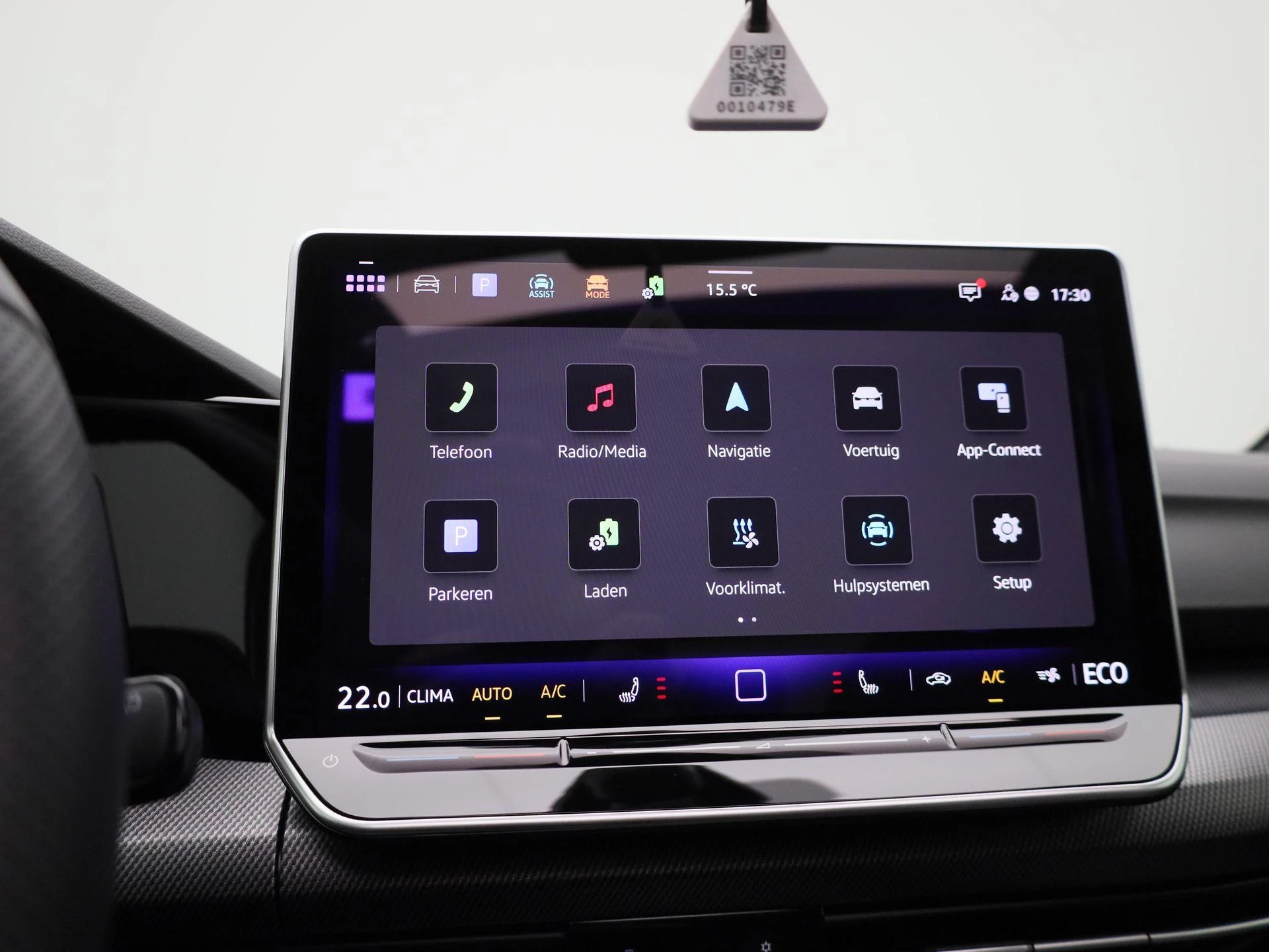 Volkswagen-Golf-image-27