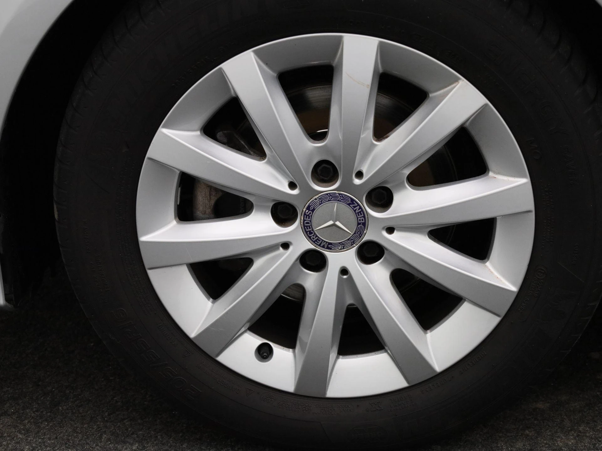 Mercedes-Benz-B-Klasse-image-11