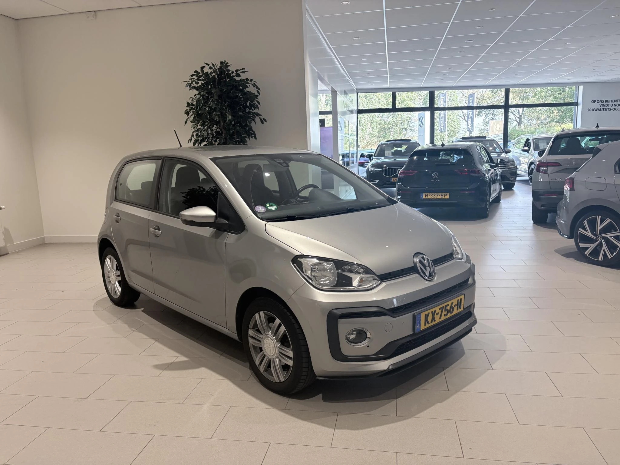 Volkswagen-up!-image-5