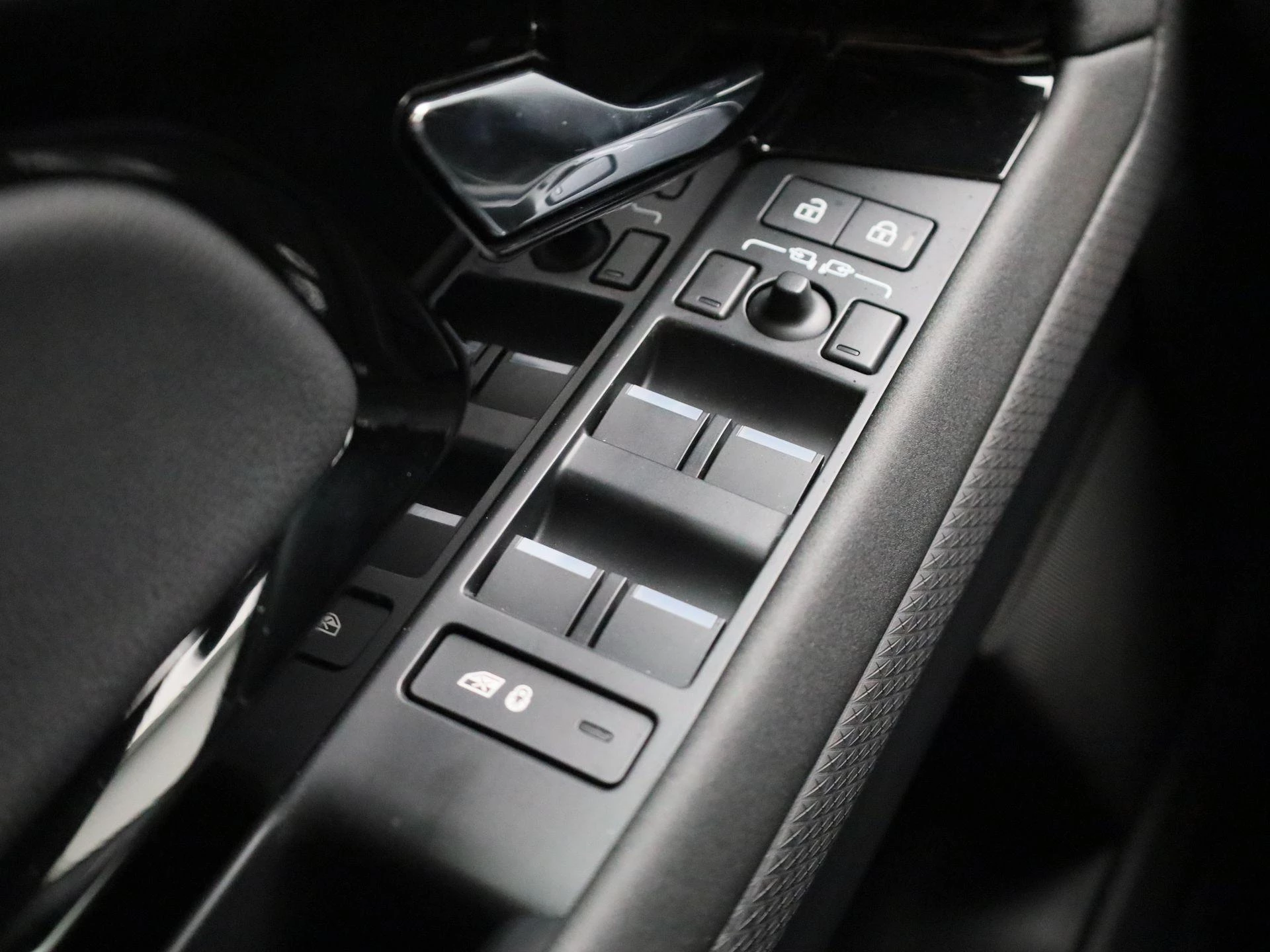 Land Rover Range Rover Evoque D165 MHEV AWD Auto R-Dynamic