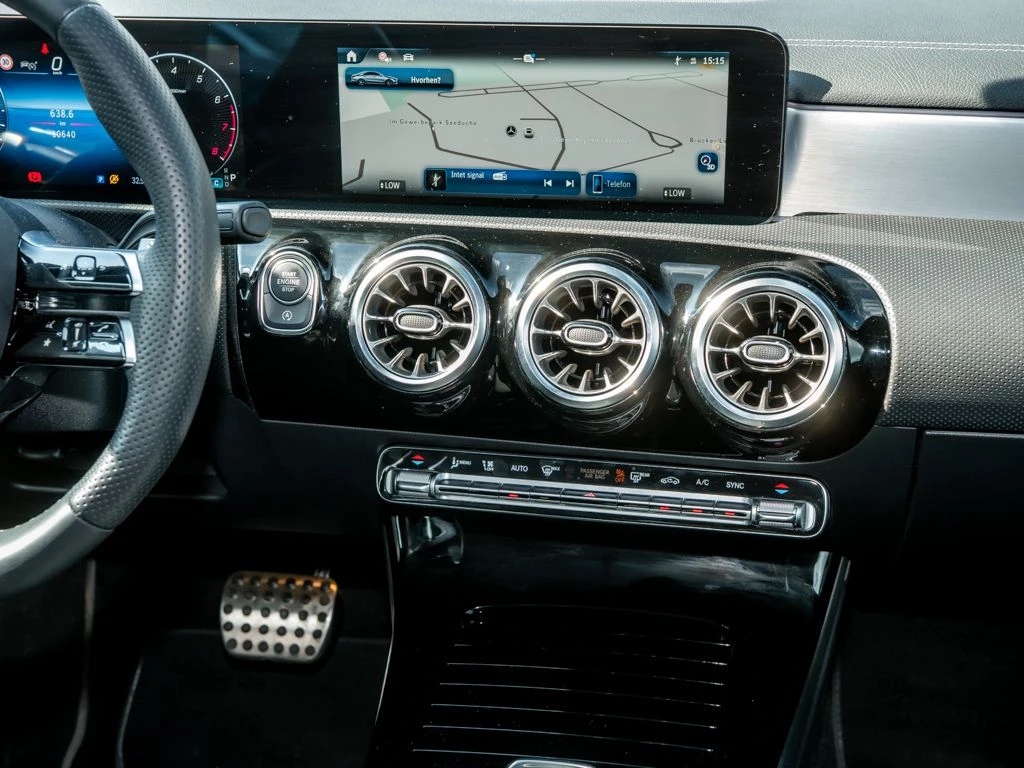 Mercedes-Benz-CLA 200-image-10
