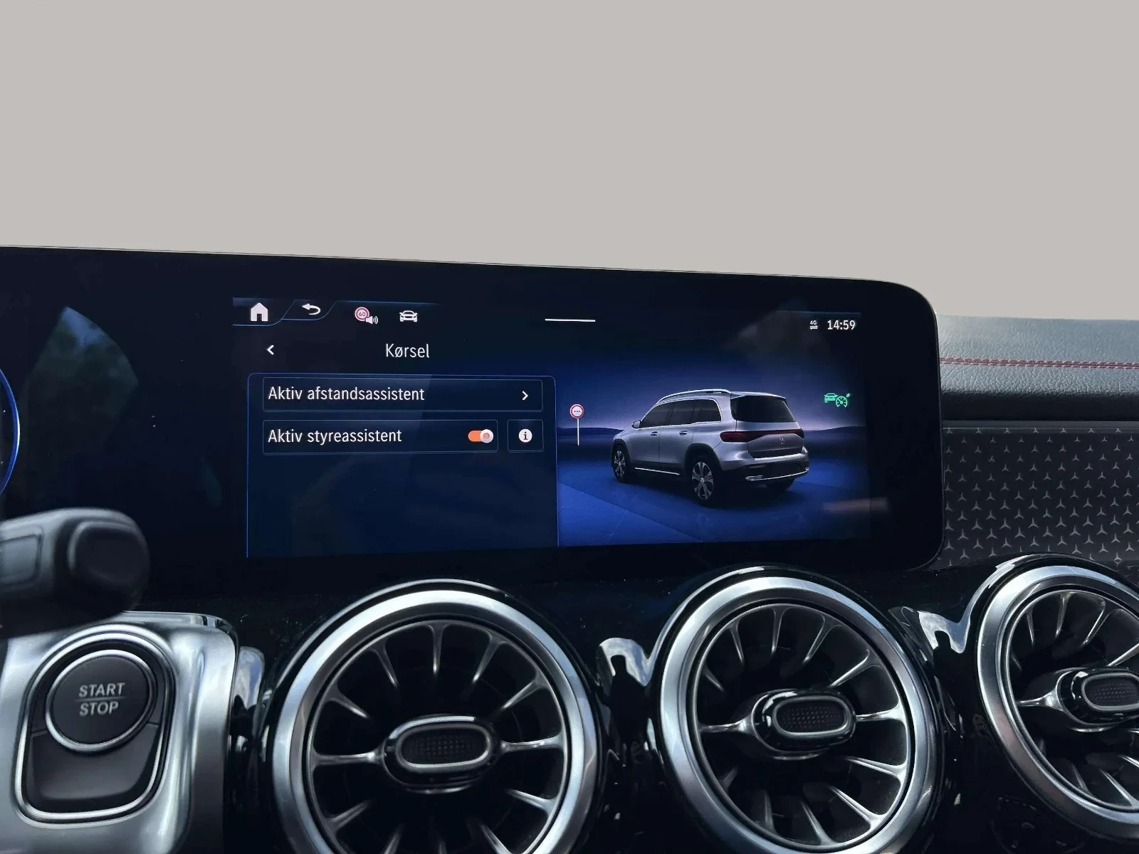 Mercedes-Benz-EQB-image-15