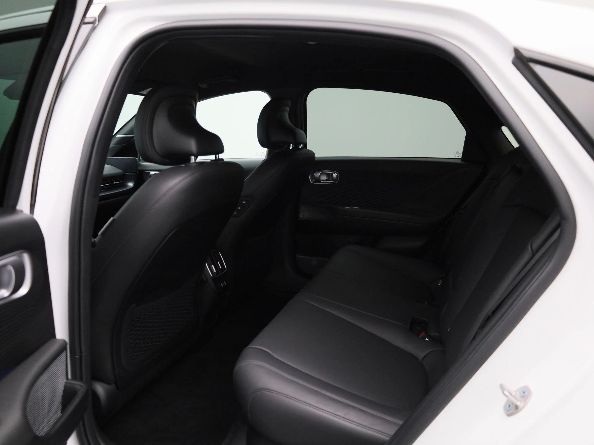 Hyundai-IONIQ 6-image-9