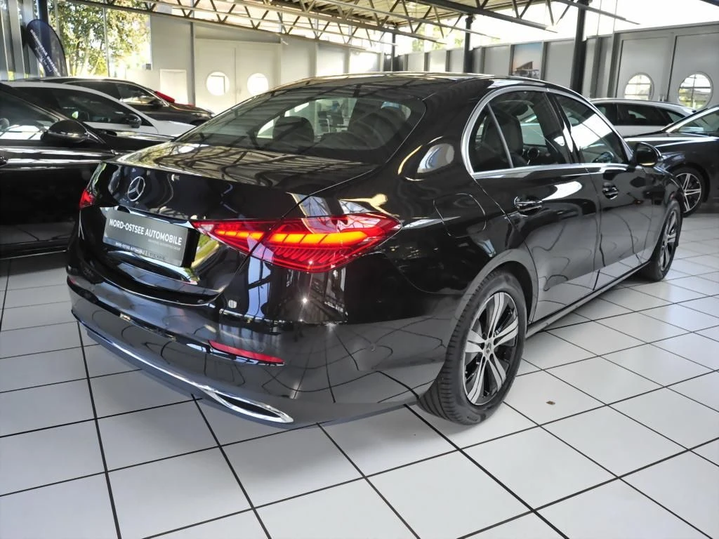 Mercedes-Benz-C-Klasse 180-image-5