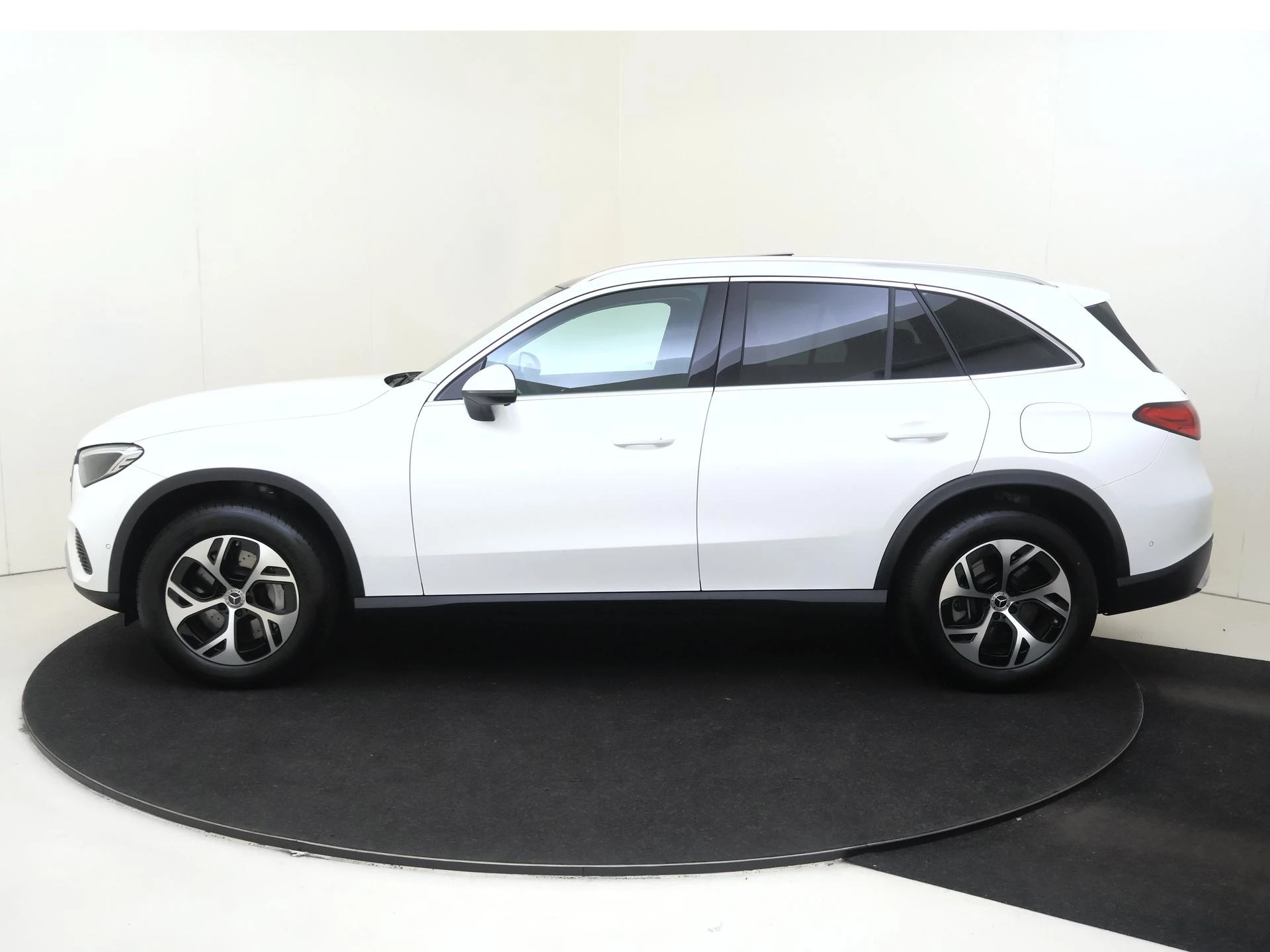 Mercedes-Benz GLC 300e 4MATIC Luxury Line