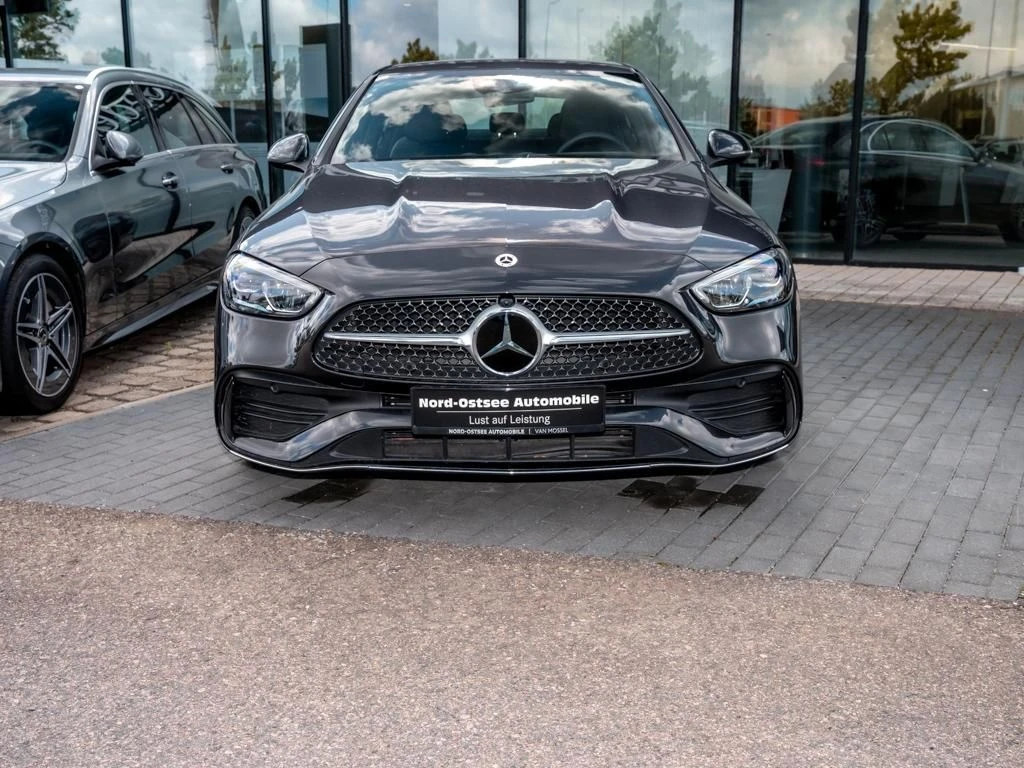 Mercedes-Benz-C-Klasse 300-image-3