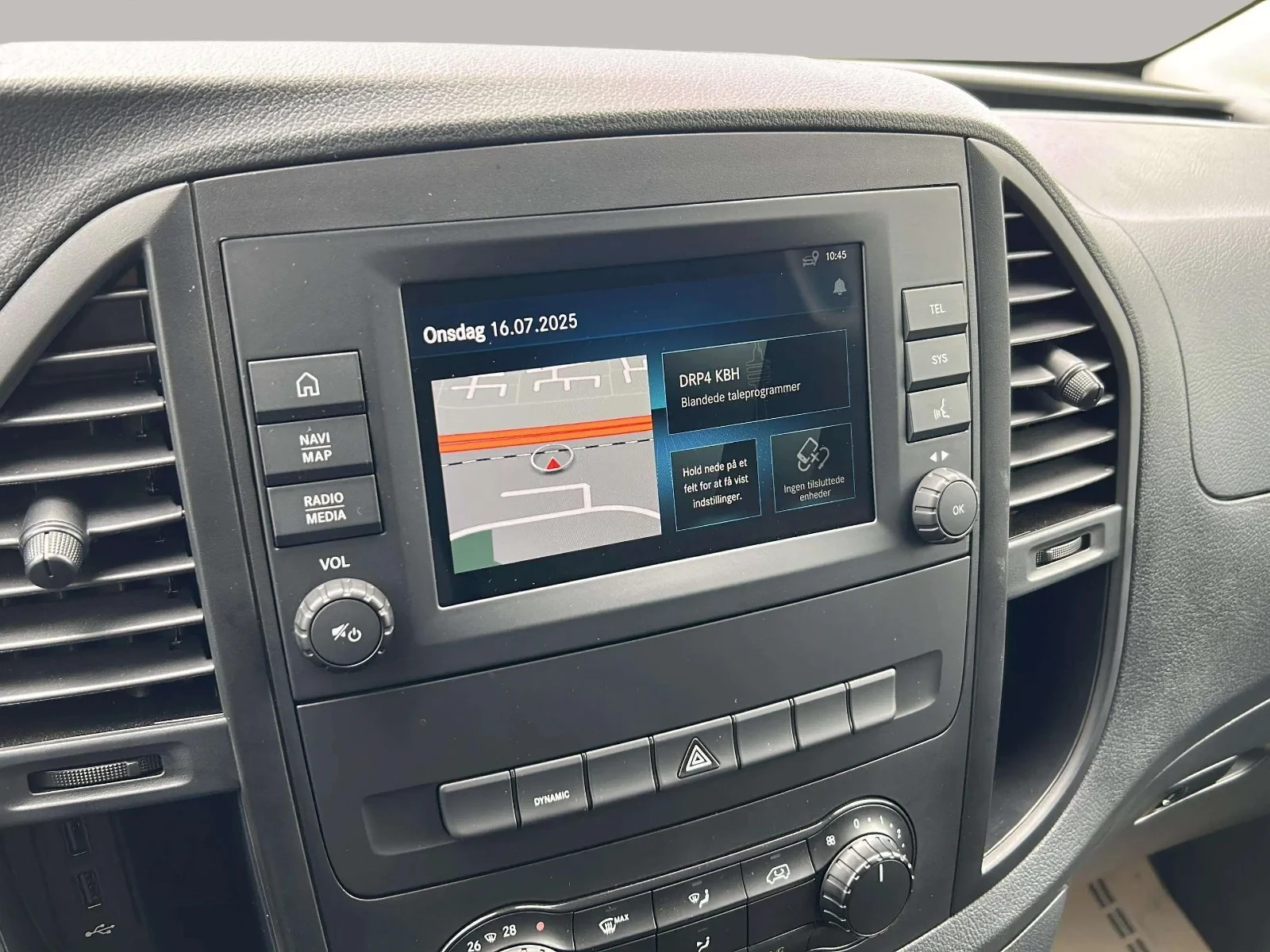 Mercedes-Benz-eVito-image-11