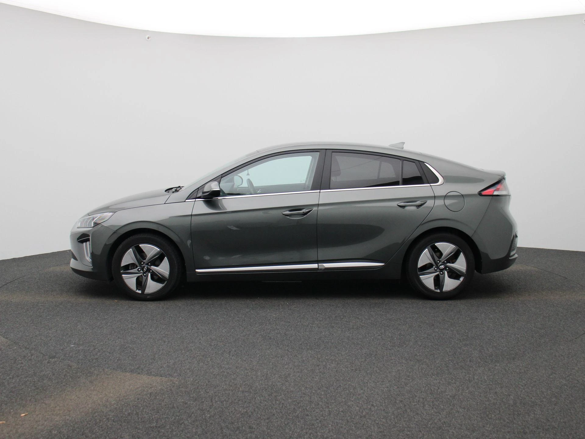 Hyundai-IONIQ-image-3