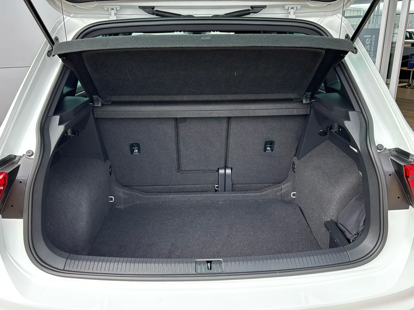 Volkswagen-Tiguan-image-14