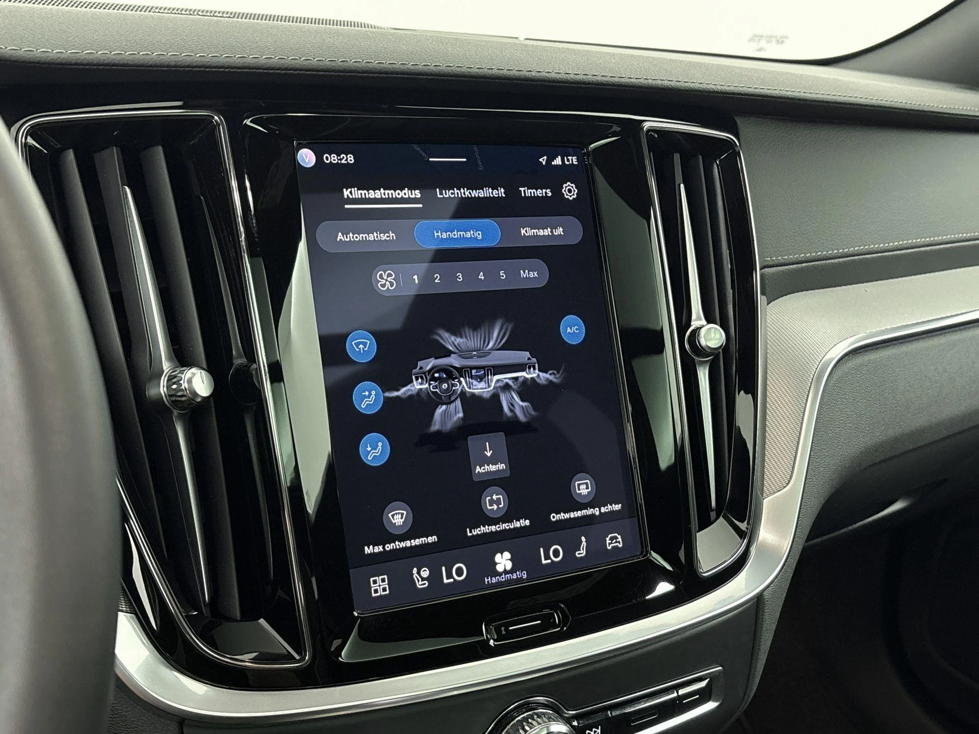Volvo-V60-image-15