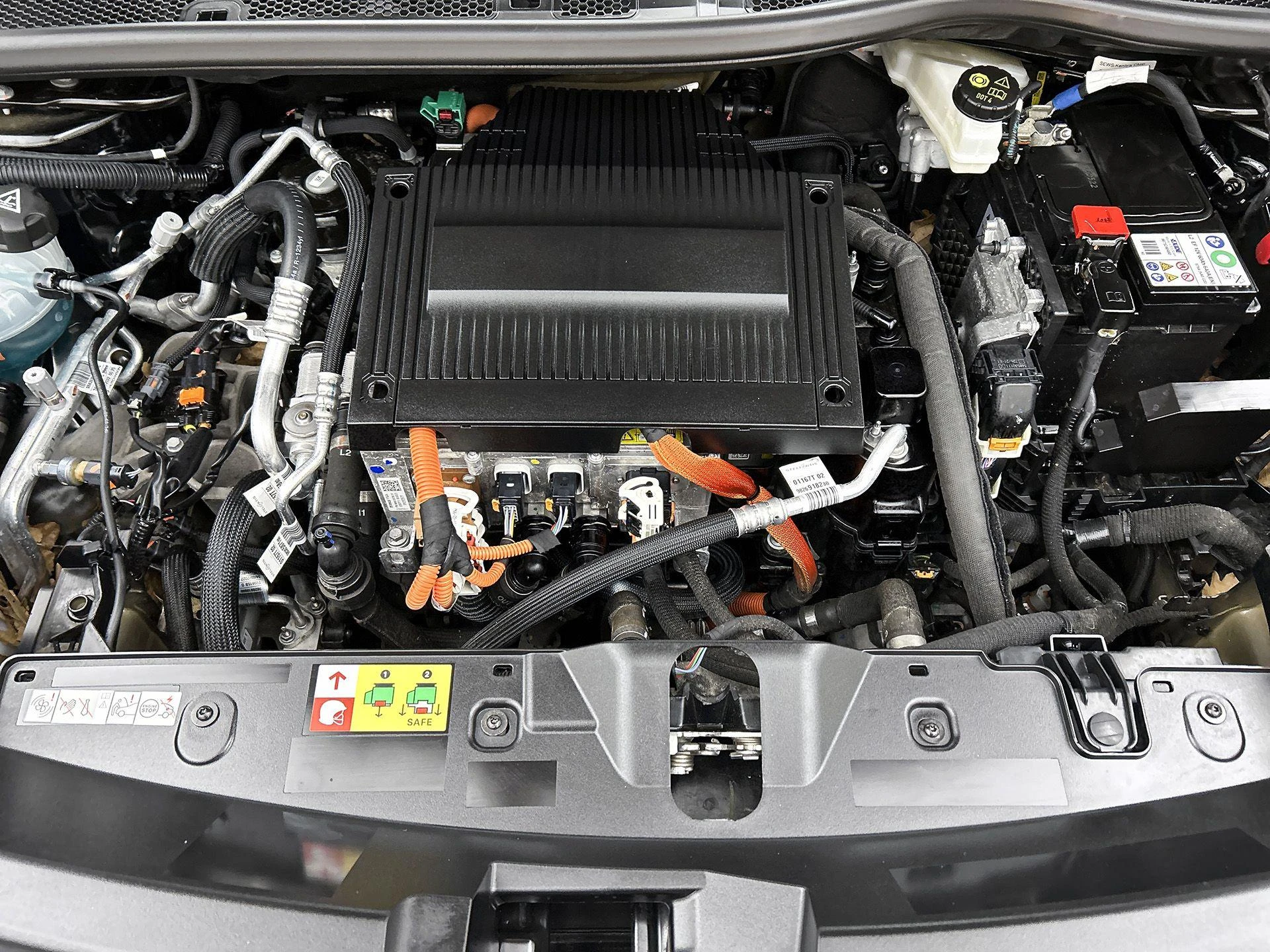 Peugeot-e-2008-image-30