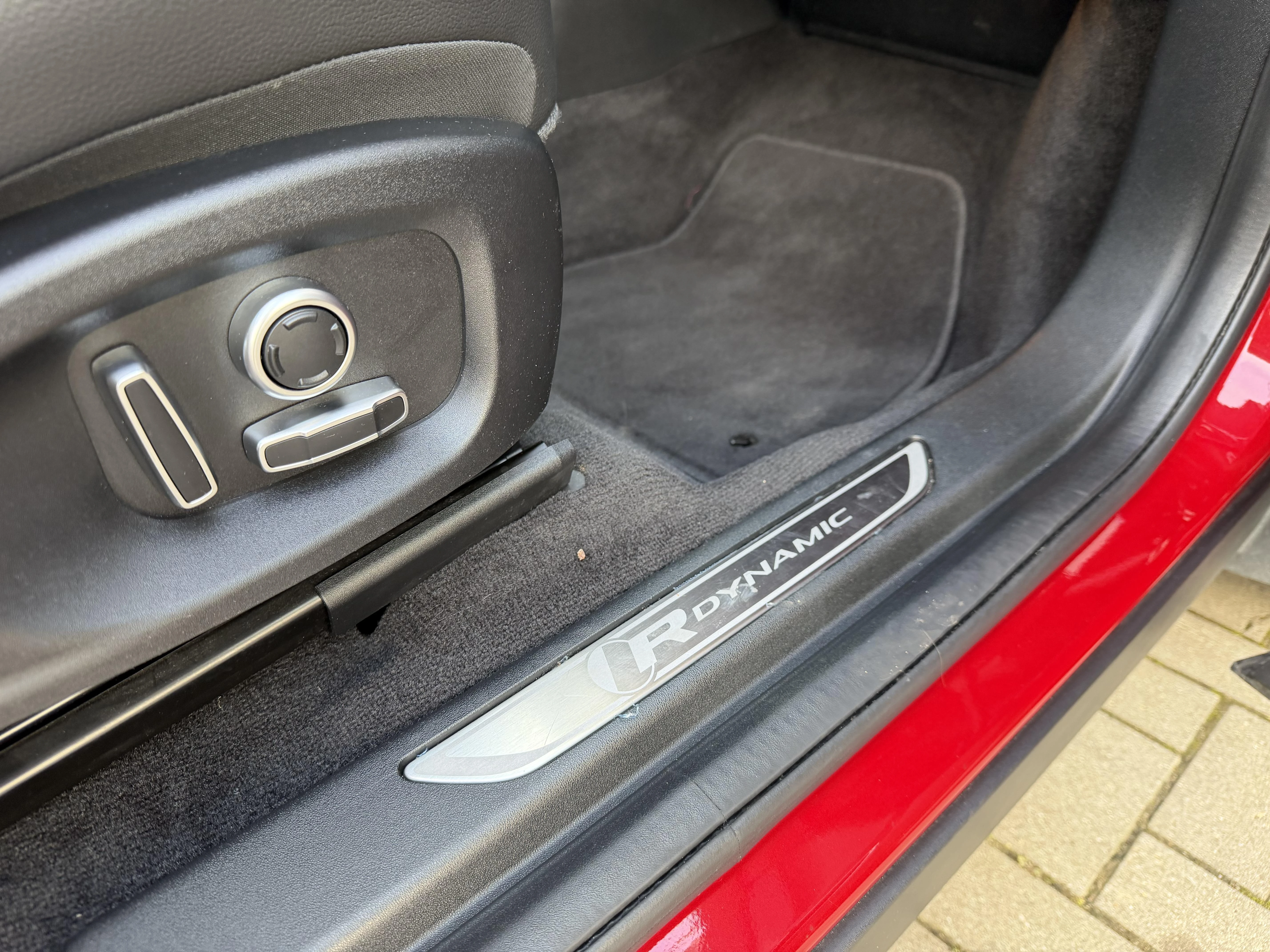 Jaguar-E-PACE-image-27