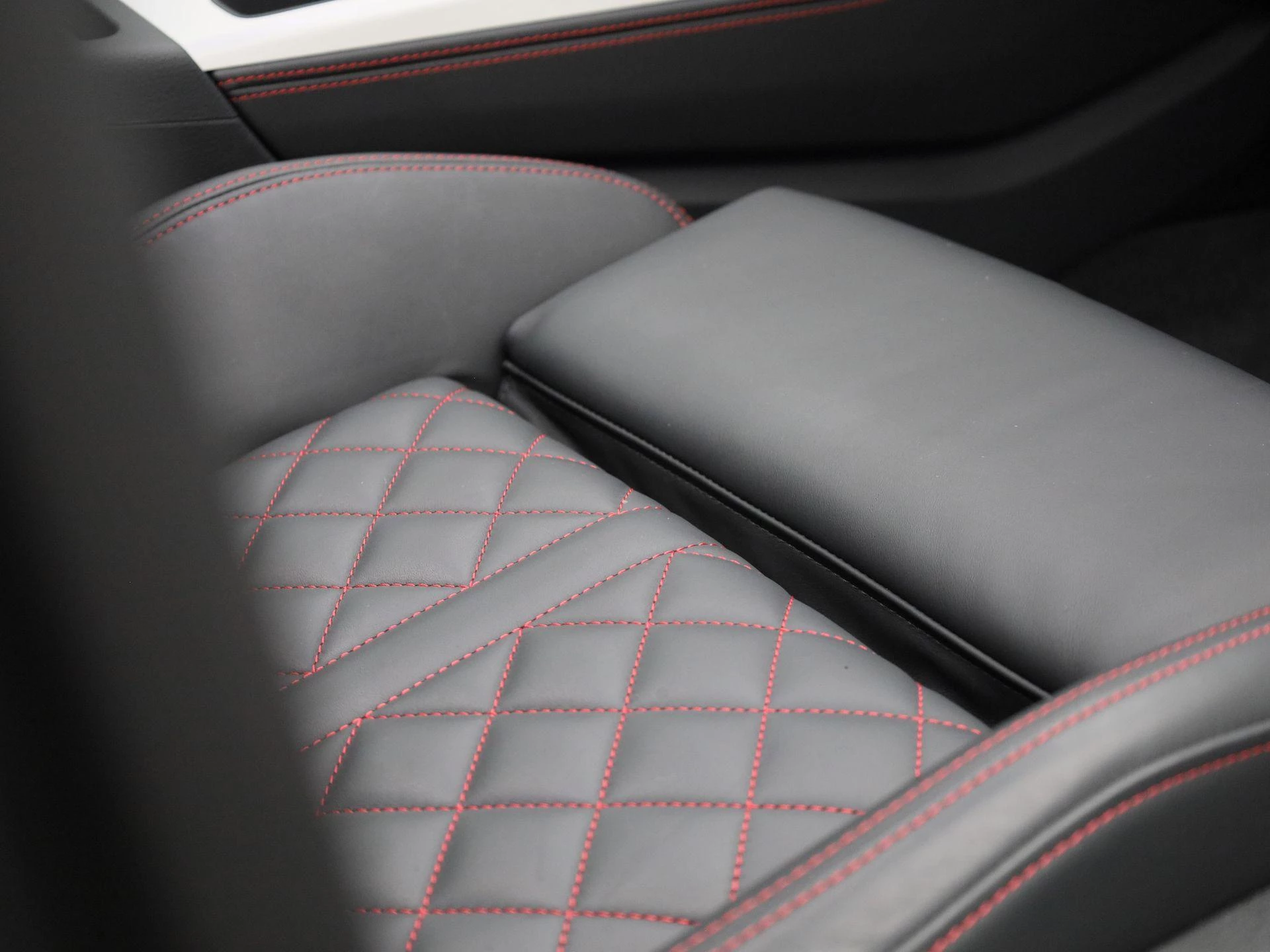 Audi Q5 50 TFSI e S edition Competition 299 PK