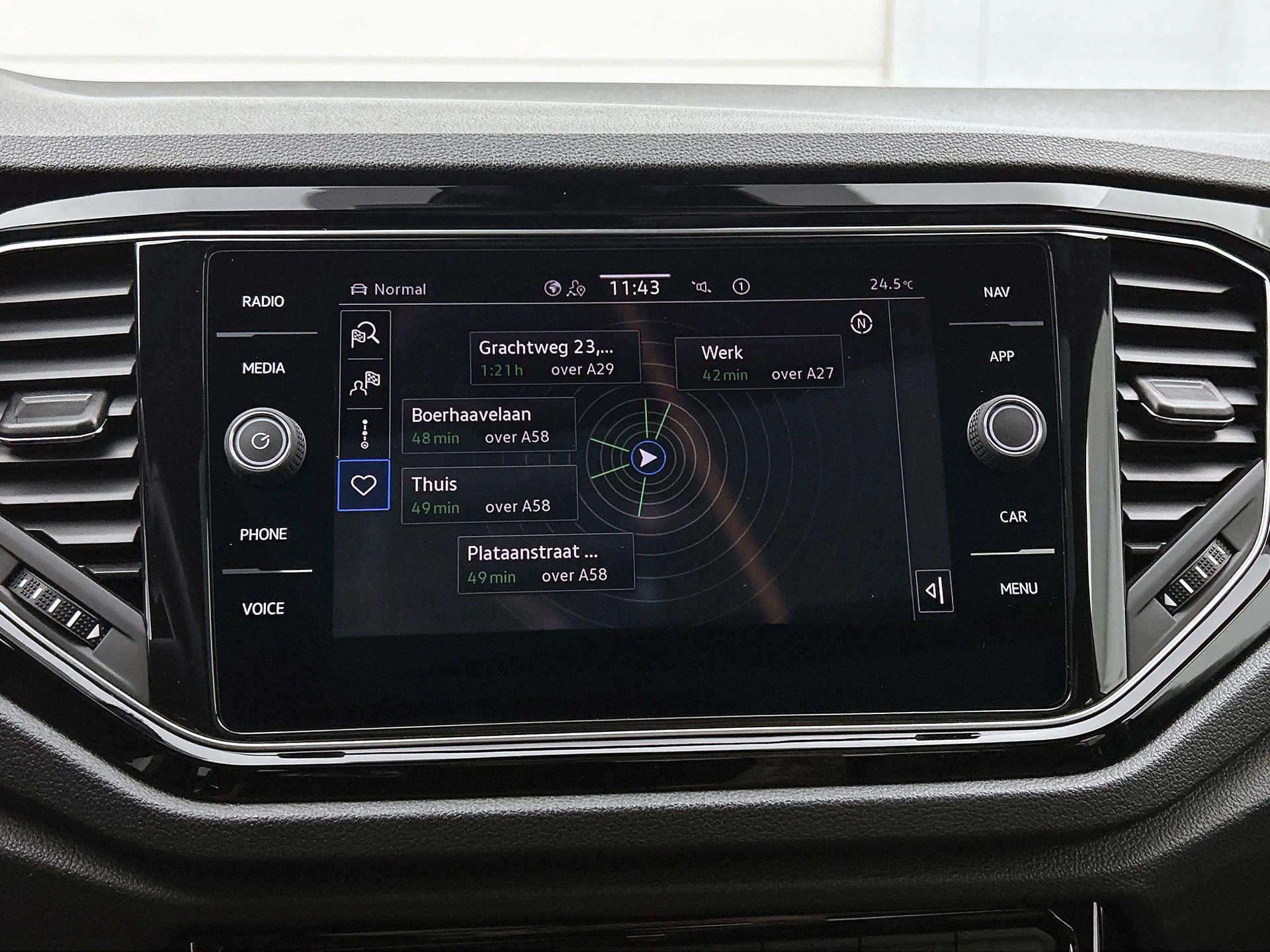 Volkswagen-T-Roc-image-29