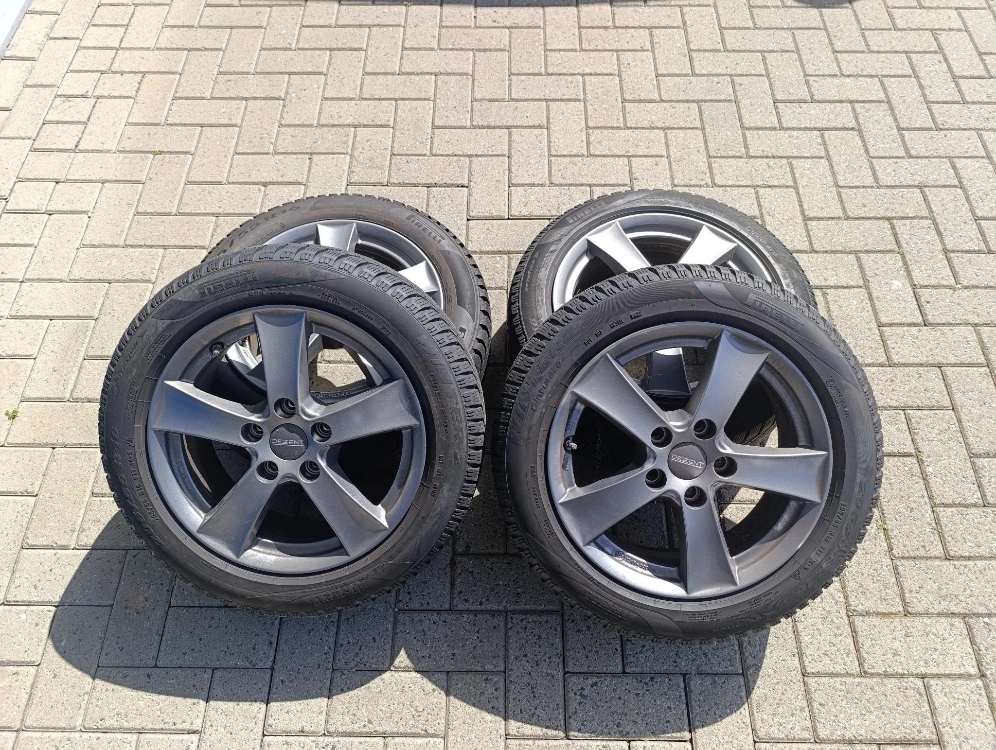 Renault-Megane E-Tech-image-13