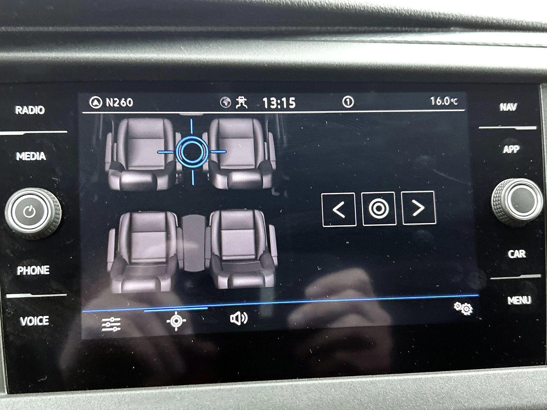 Volkswagen-Transporter-image-11