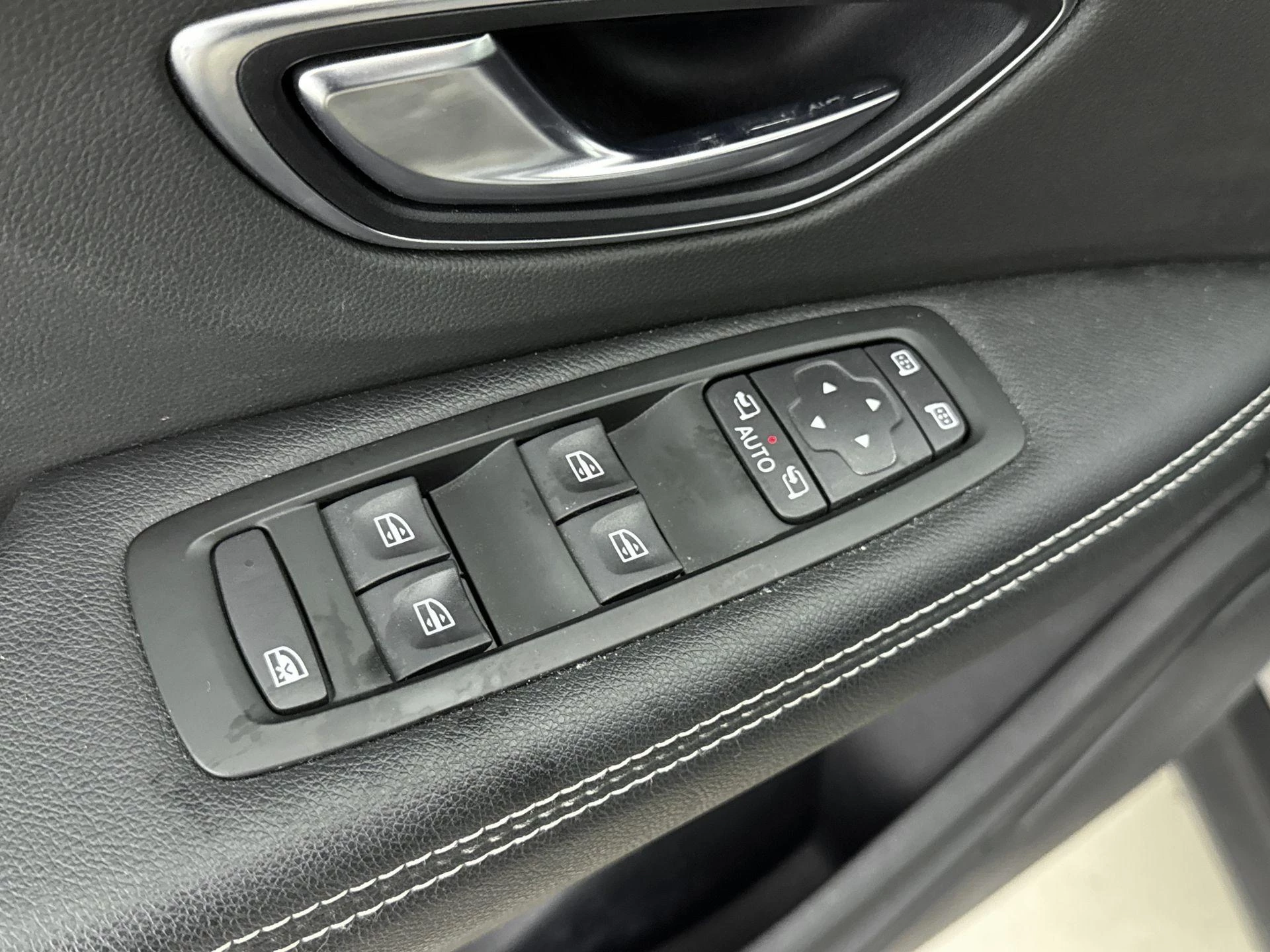 Renault-Grand Scénic-image-12