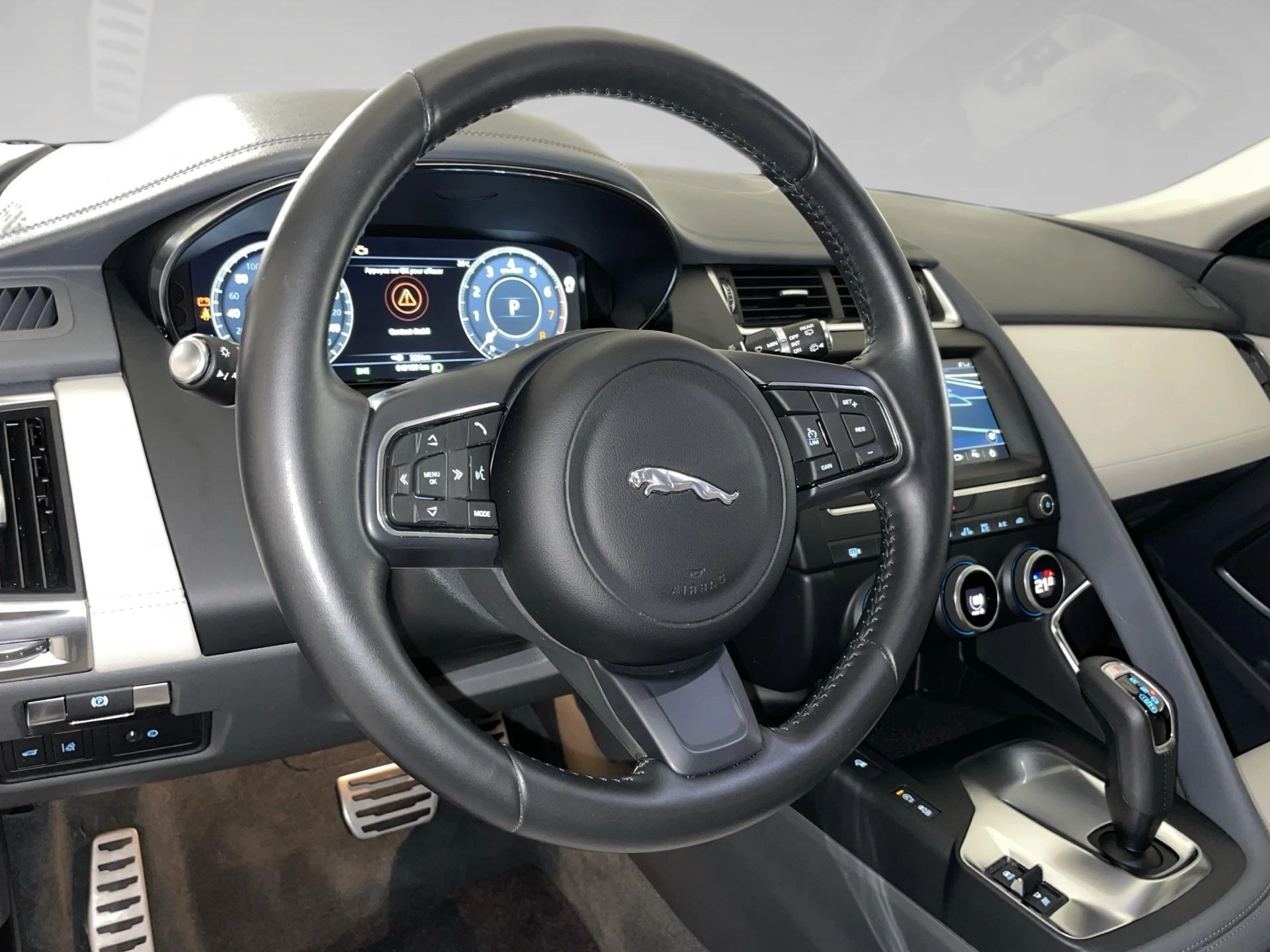 Jaguar-E-PACE-image-7