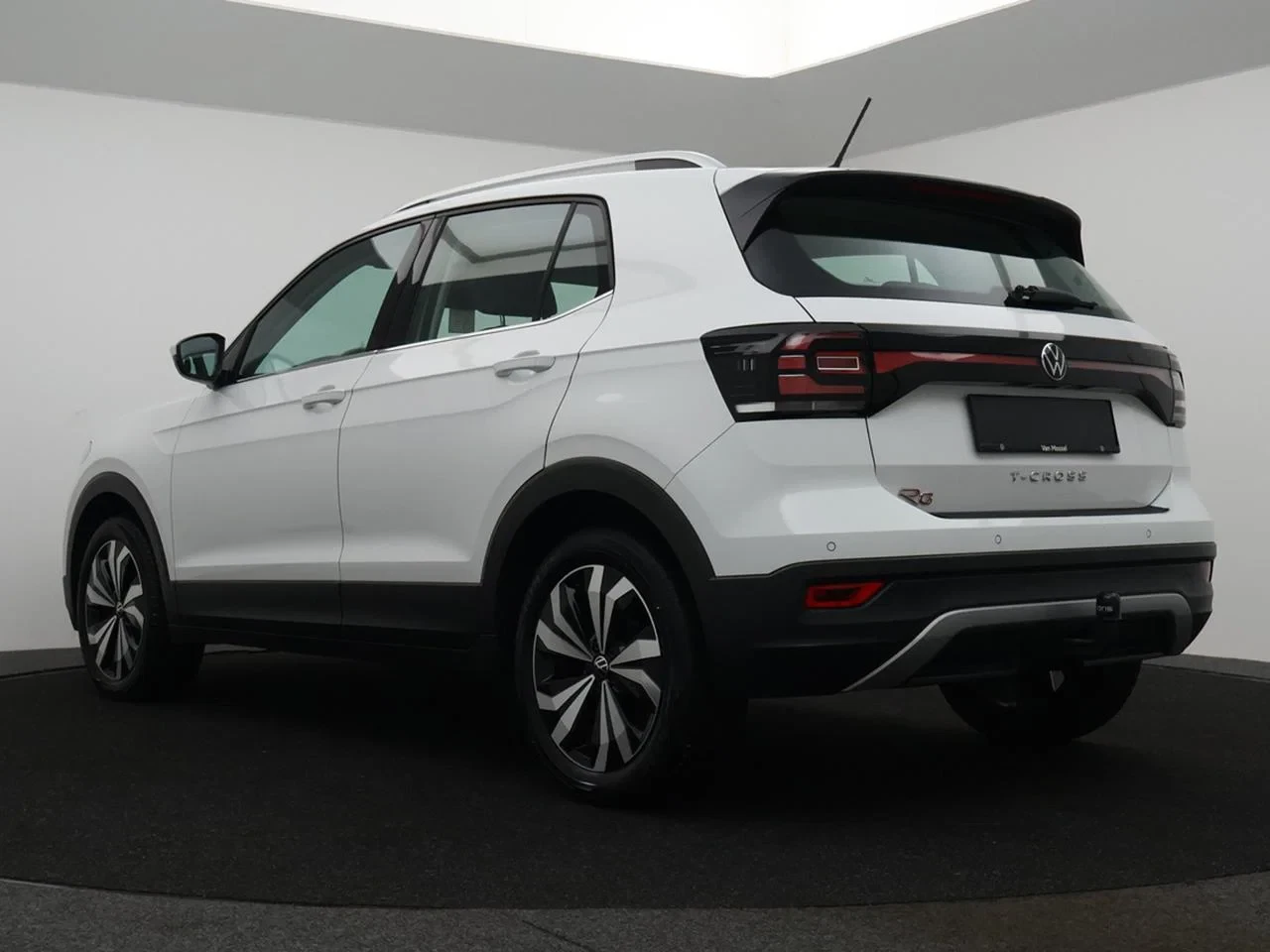 Volkswagen-T-Cross-image-1