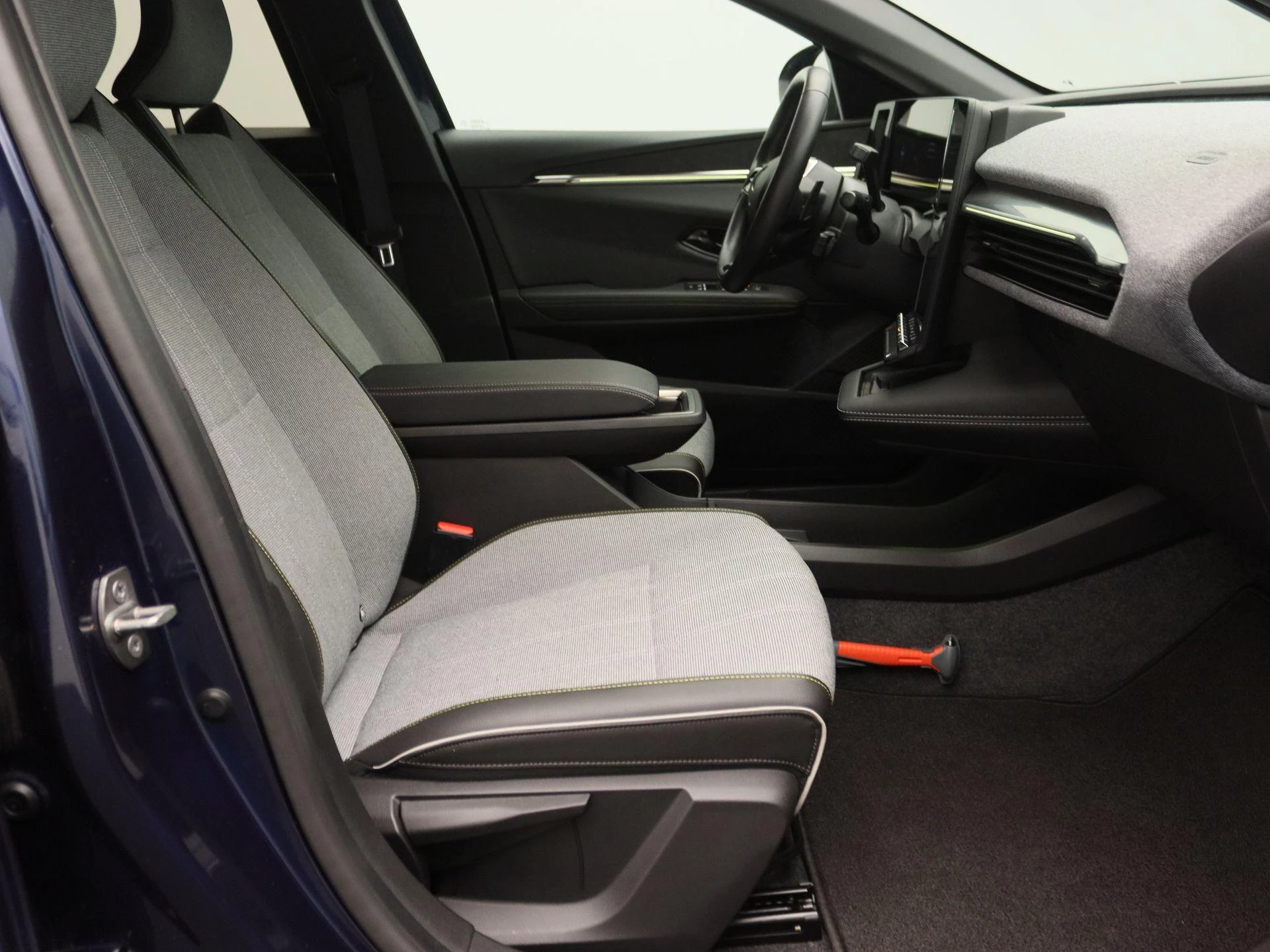 Renault-Megane E-Tech-image-22
